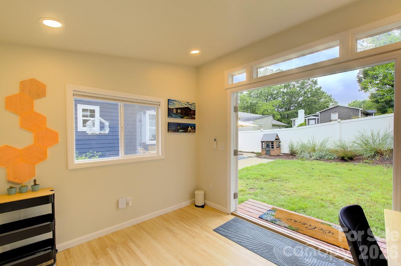 306 Clay Street Property Photo 39
