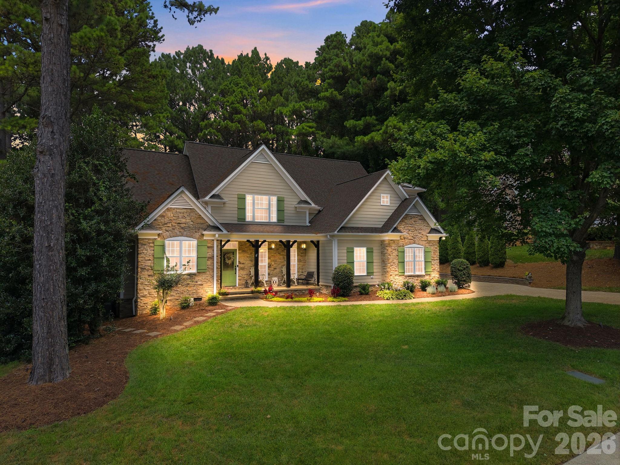 240 Silvercliff Drive Property Photo 1