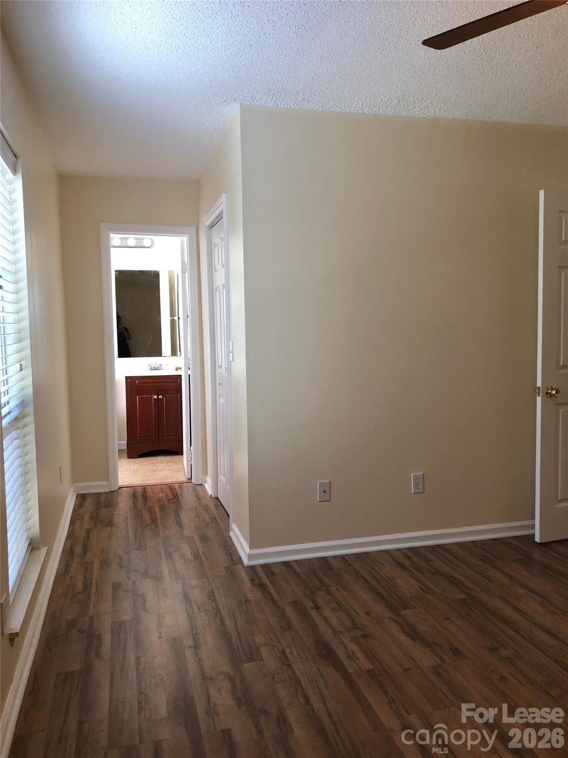 10309 Roundhouse Circle Property Photo 9