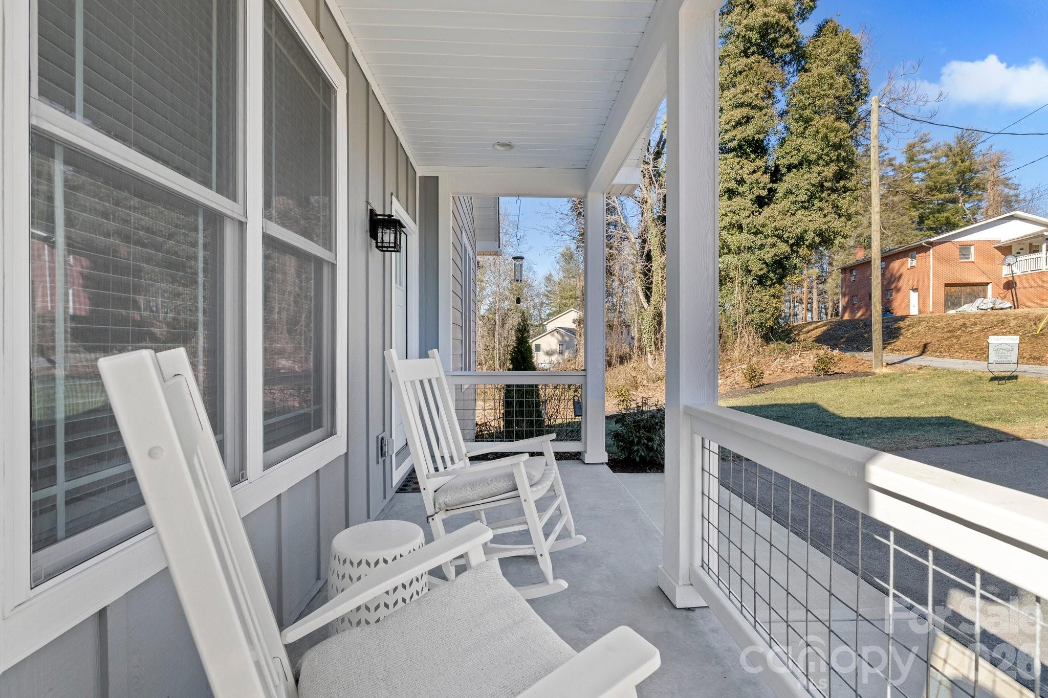 82 Summit Circle Property Photo 4
