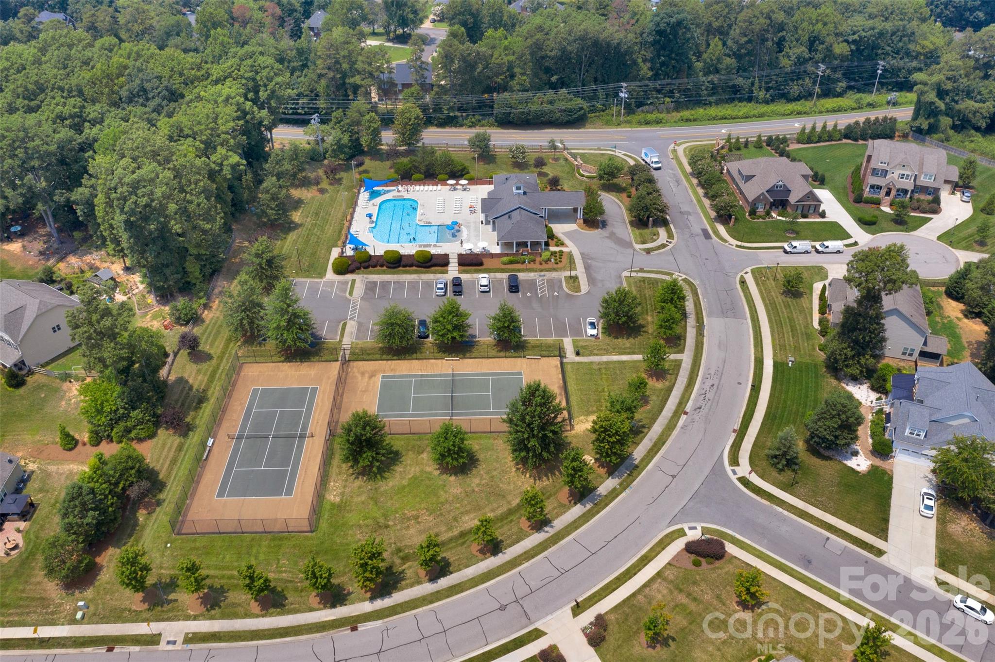 1001 Dunwoody Drive Property Photo 45