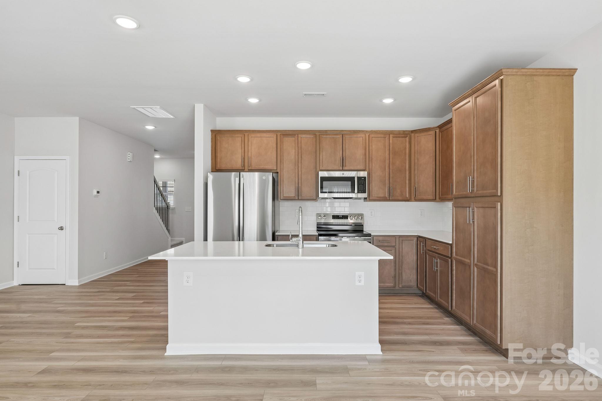 5118 Tommy Lane 802 Property Photo 5
