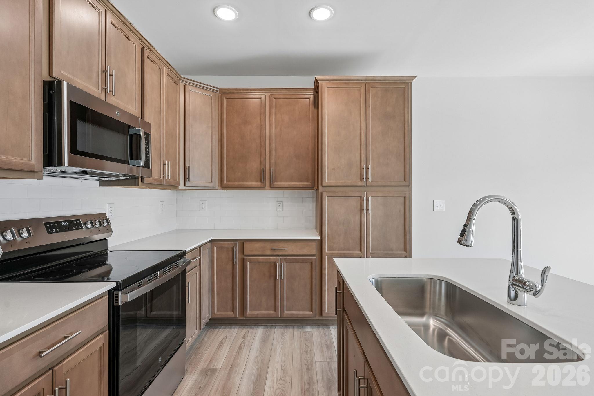 5118 Tommy Lane 802 Property Photo 6