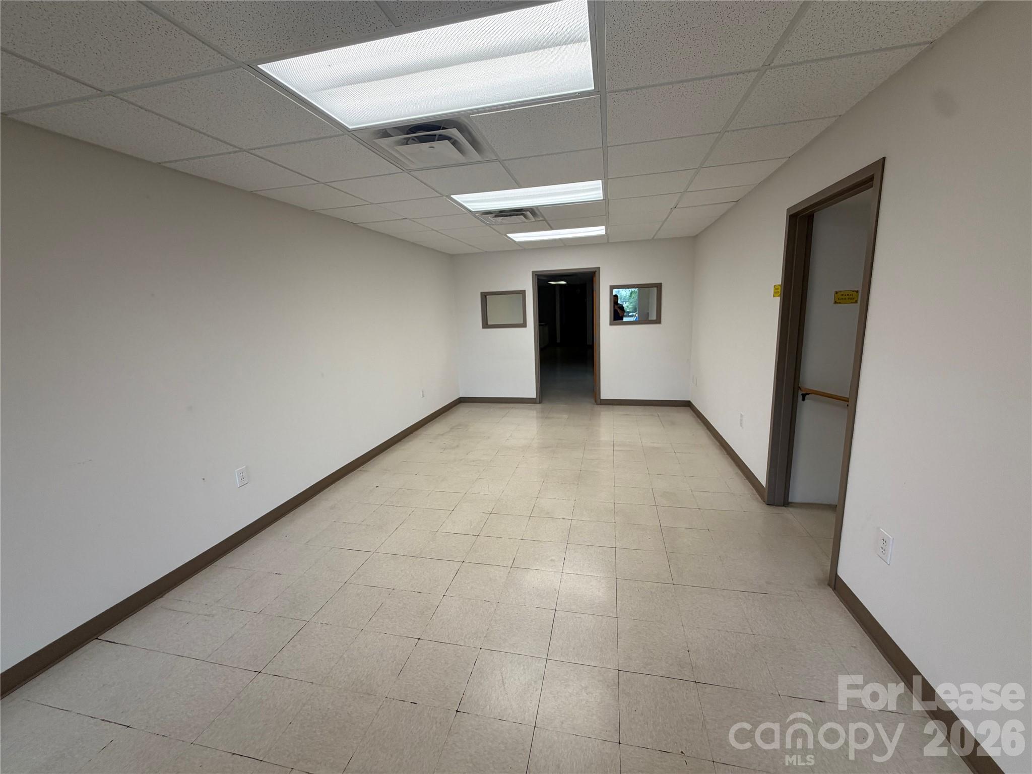 119 E Broad Street Property Photo 4