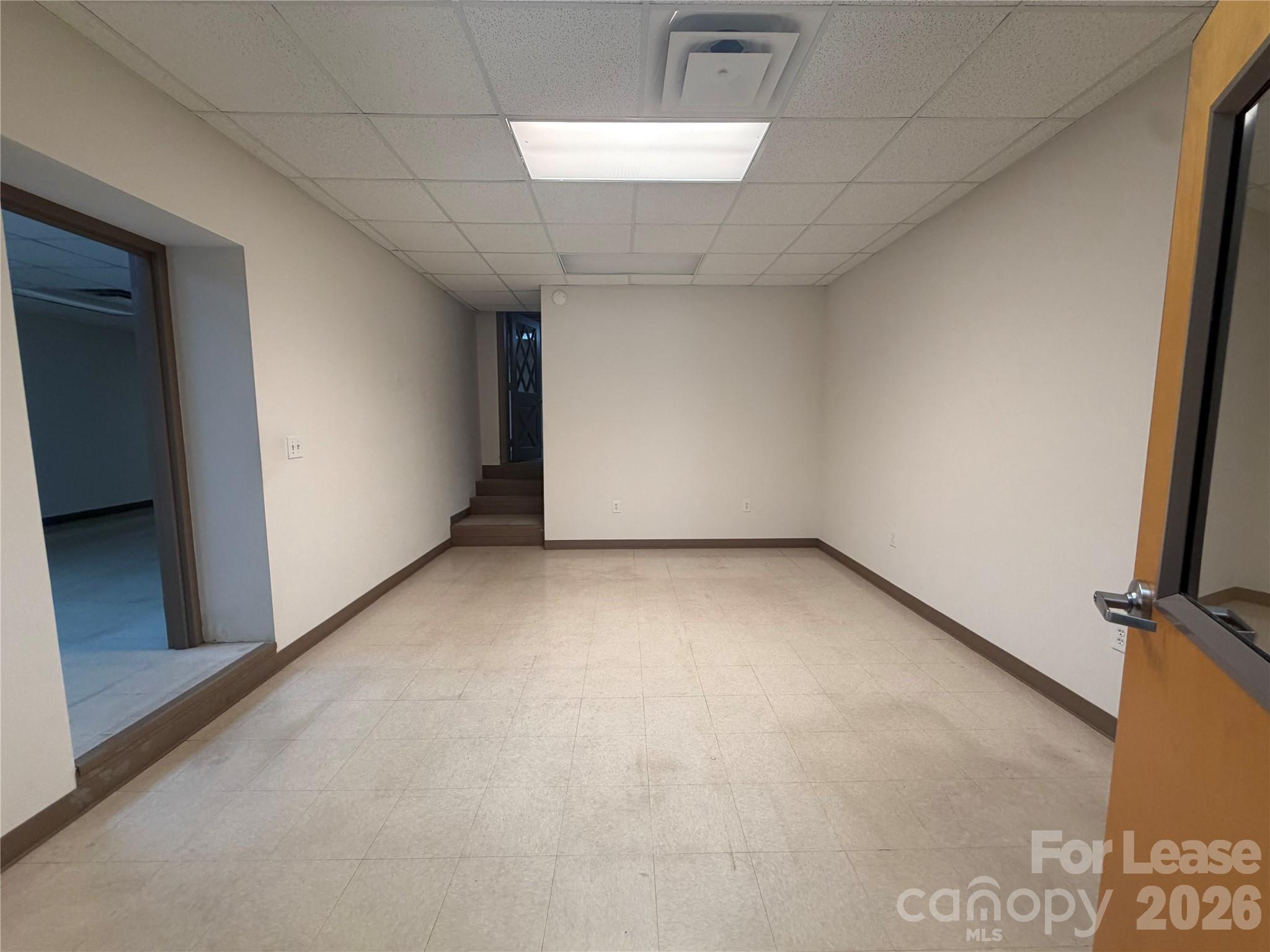 119 E Broad Street Property Photo 8