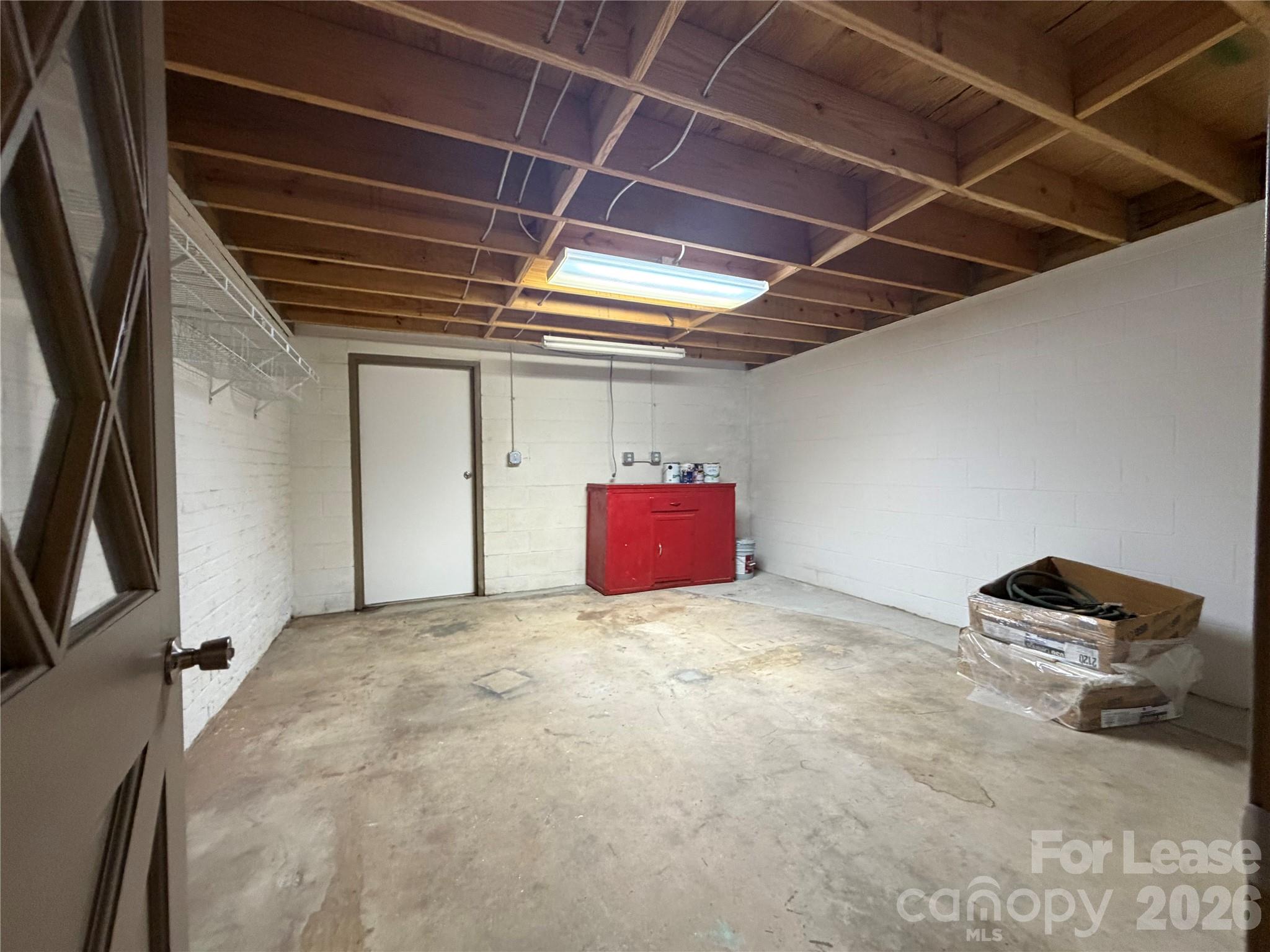 119 E Broad Street Property Photo 10