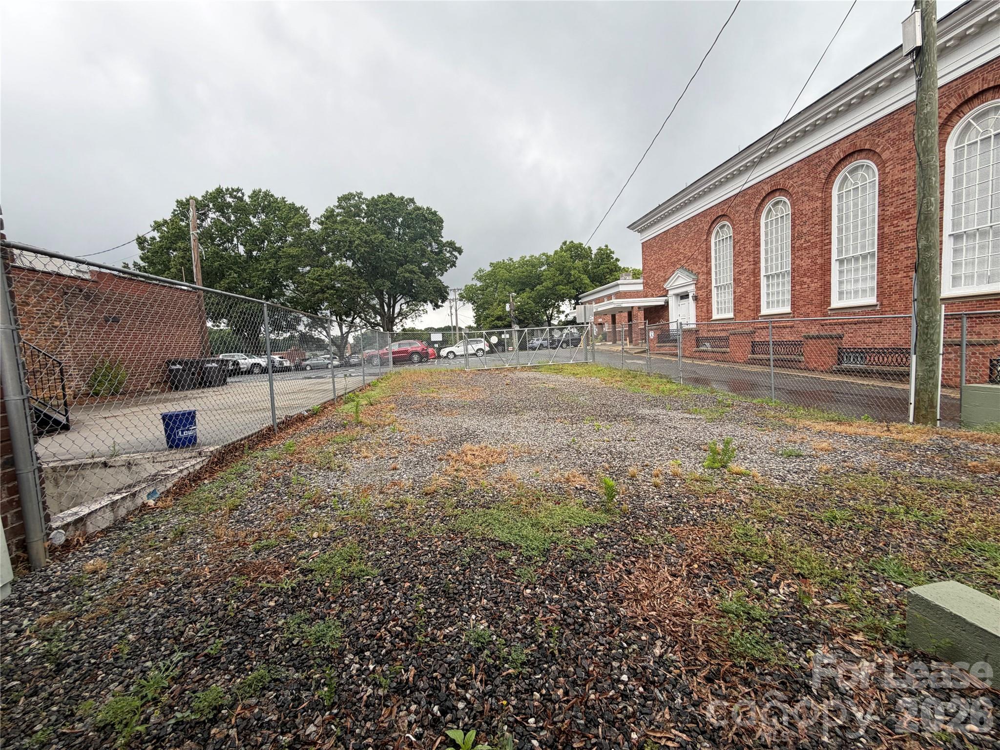 119 E Broad Street Property Photo 16