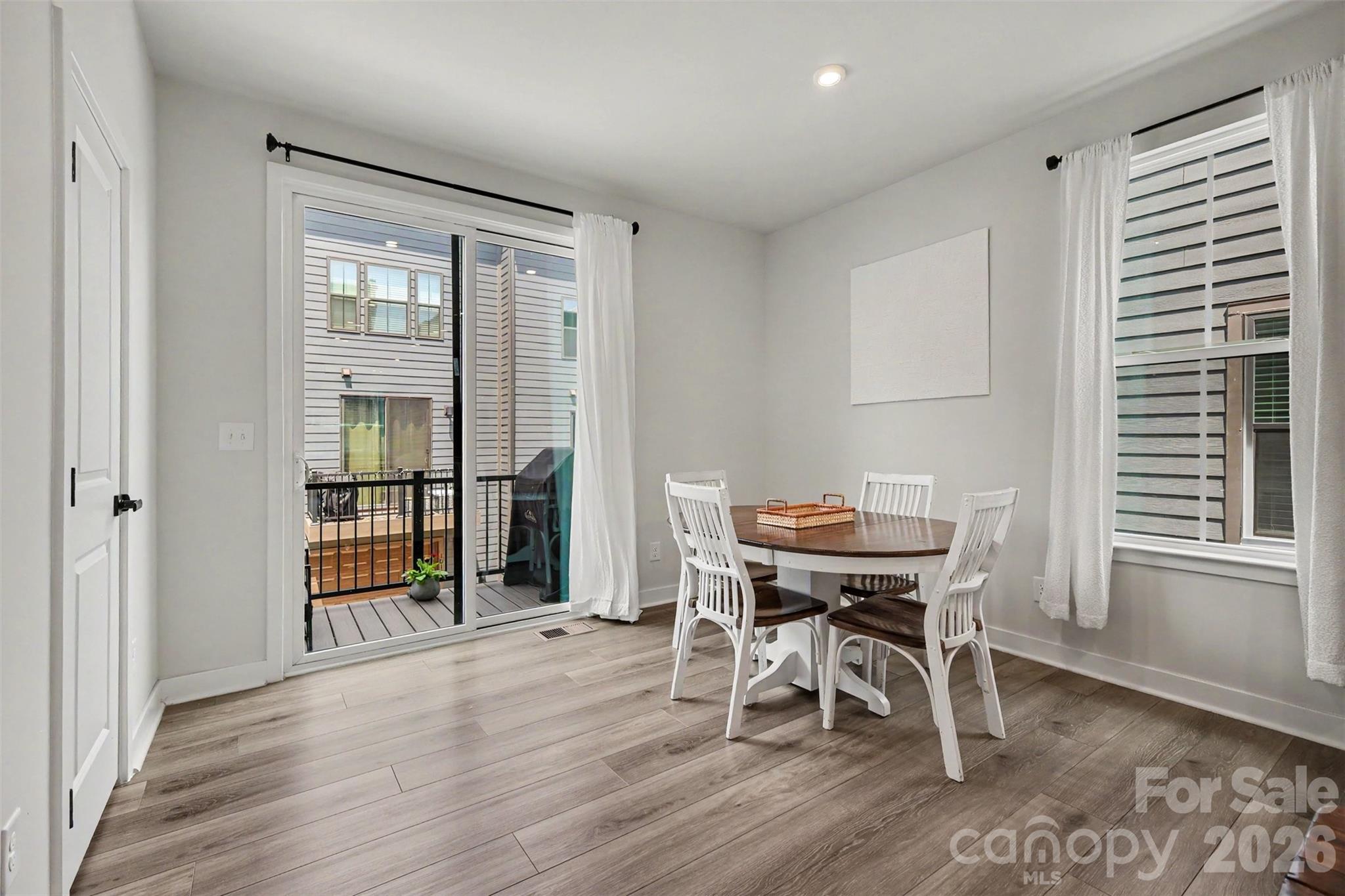 1018 Simcoe Lane Property Photo 10