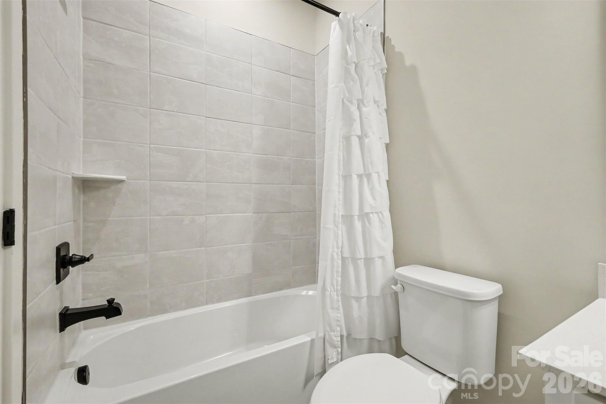 1018 Simcoe Lane Property Photo 25