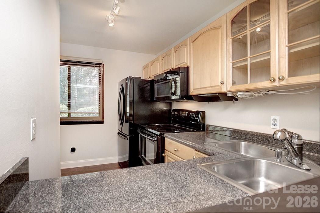 951 Hollywood Street K Property Photo 5