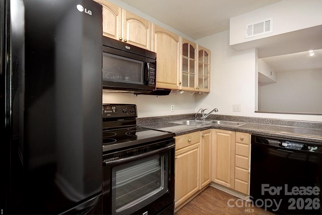 951 Hollywood Street K Property Photo 6
