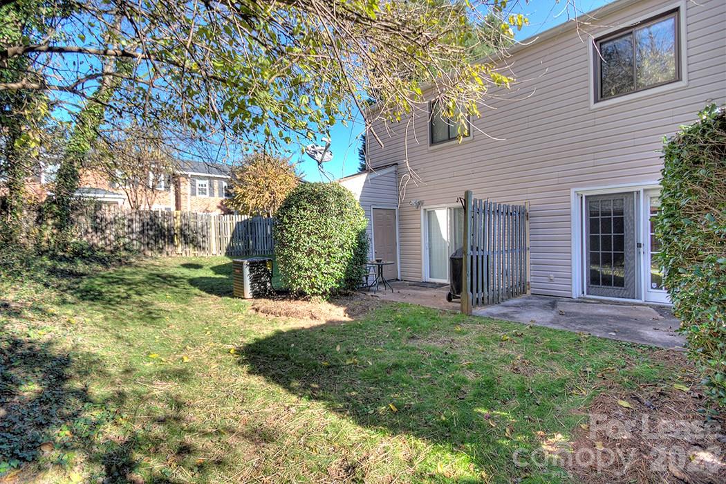 951 Hollywood Street K Property Photo 14