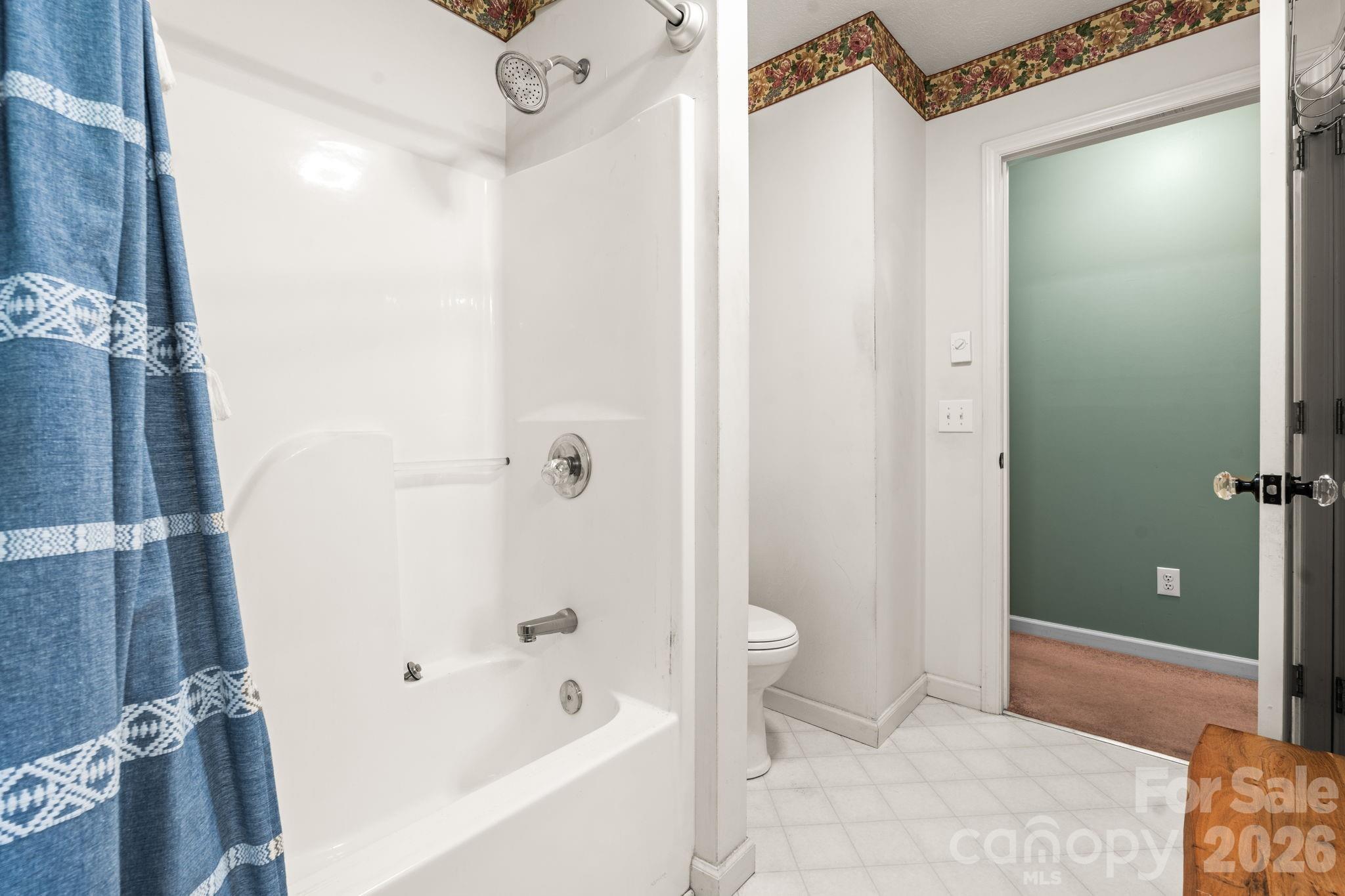 100 Summersweet Drive Property Photo 12