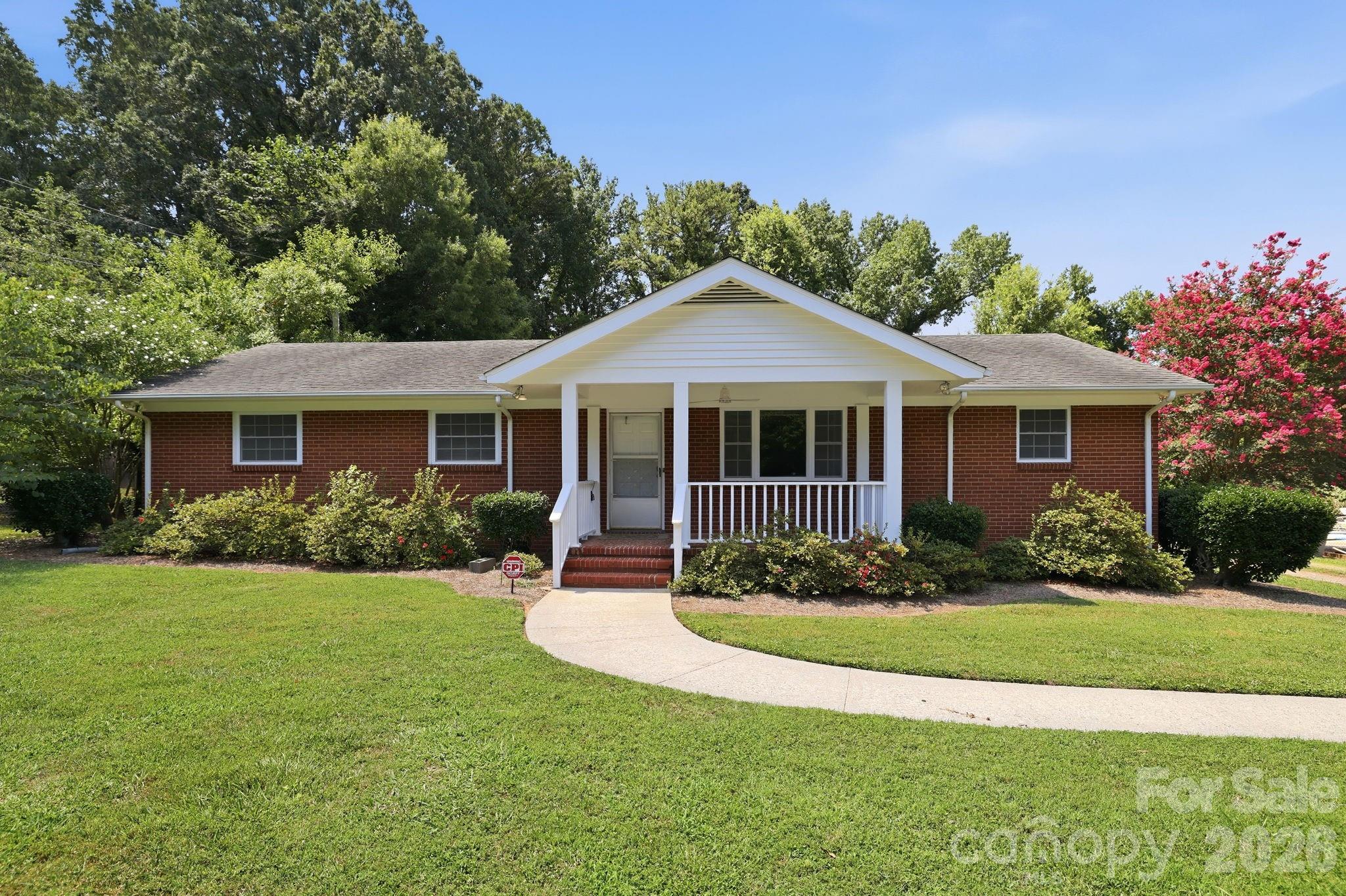 4020 Wilson Lane Property Photo 1