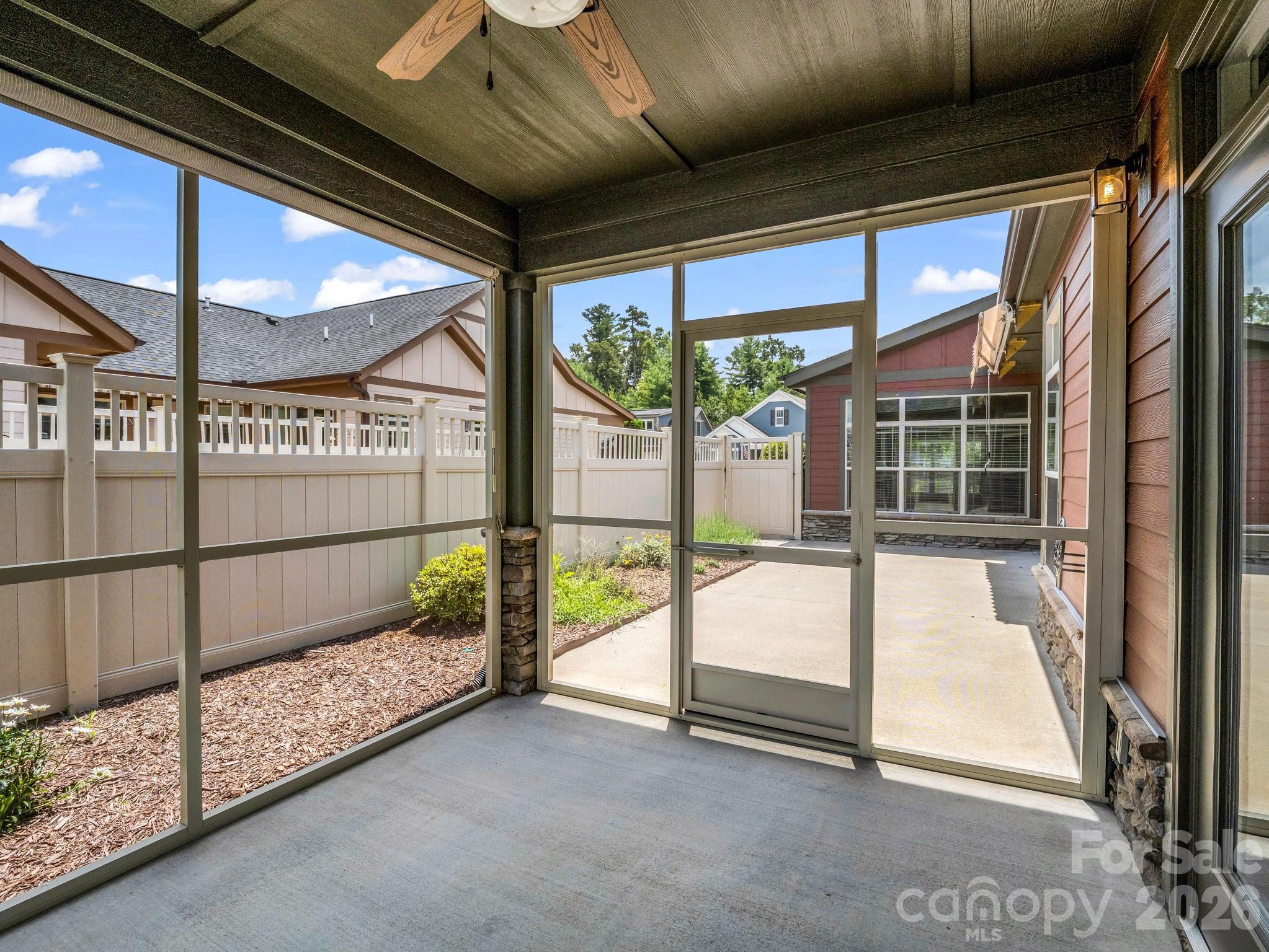 595 Summerfield Place Property Photo 31