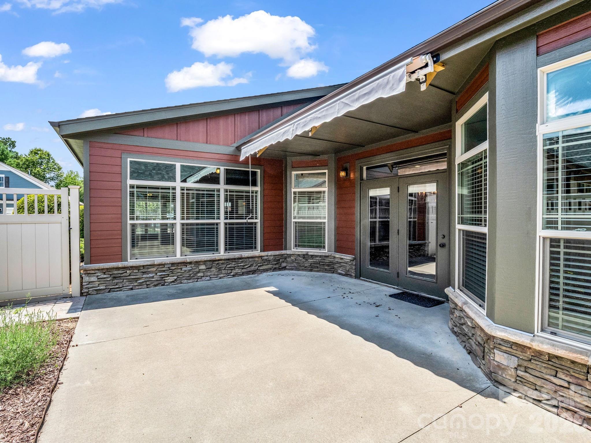 595 Summerfield Place Property Photo 33