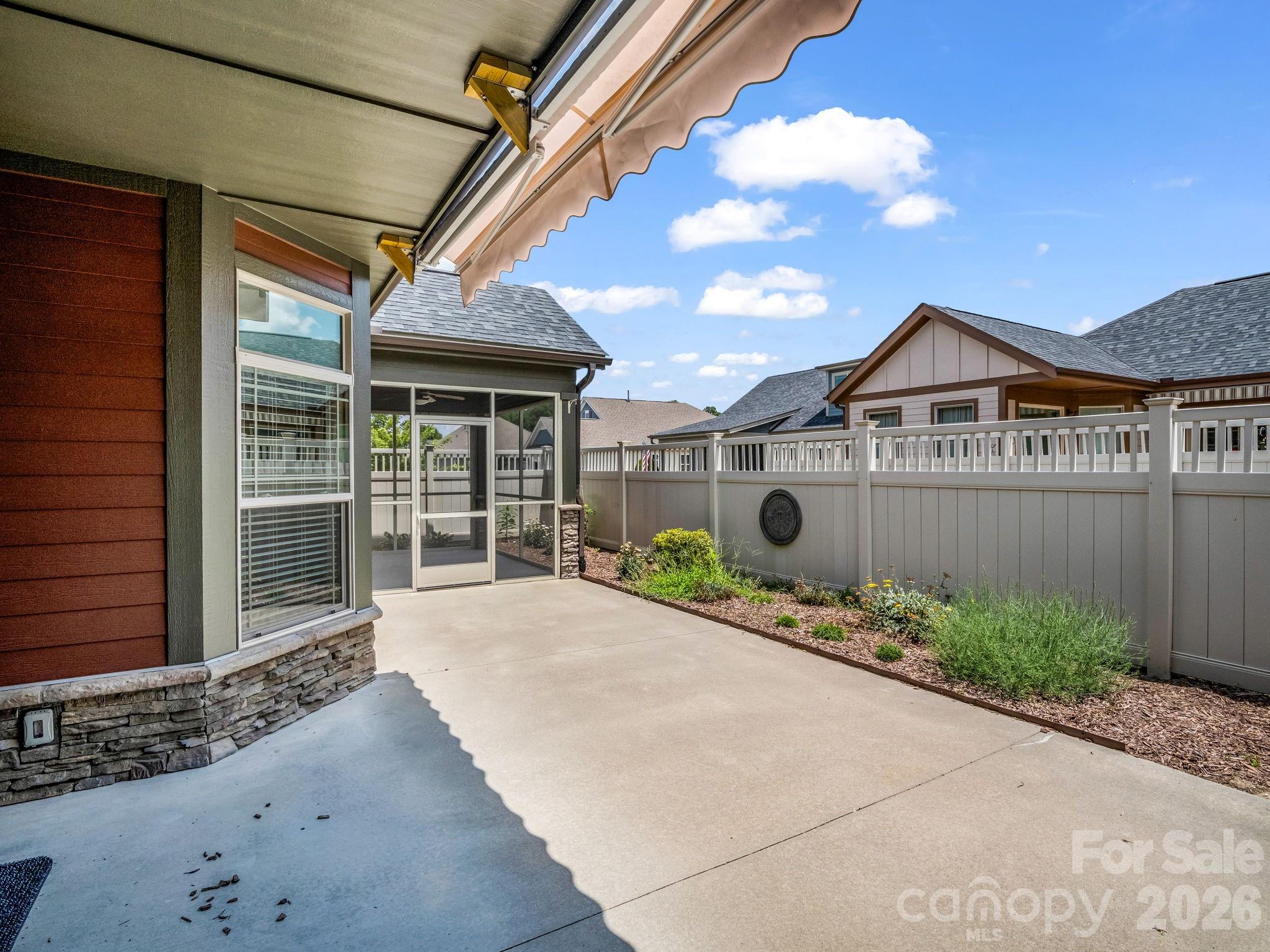 595 Summerfield Place Property Photo 34