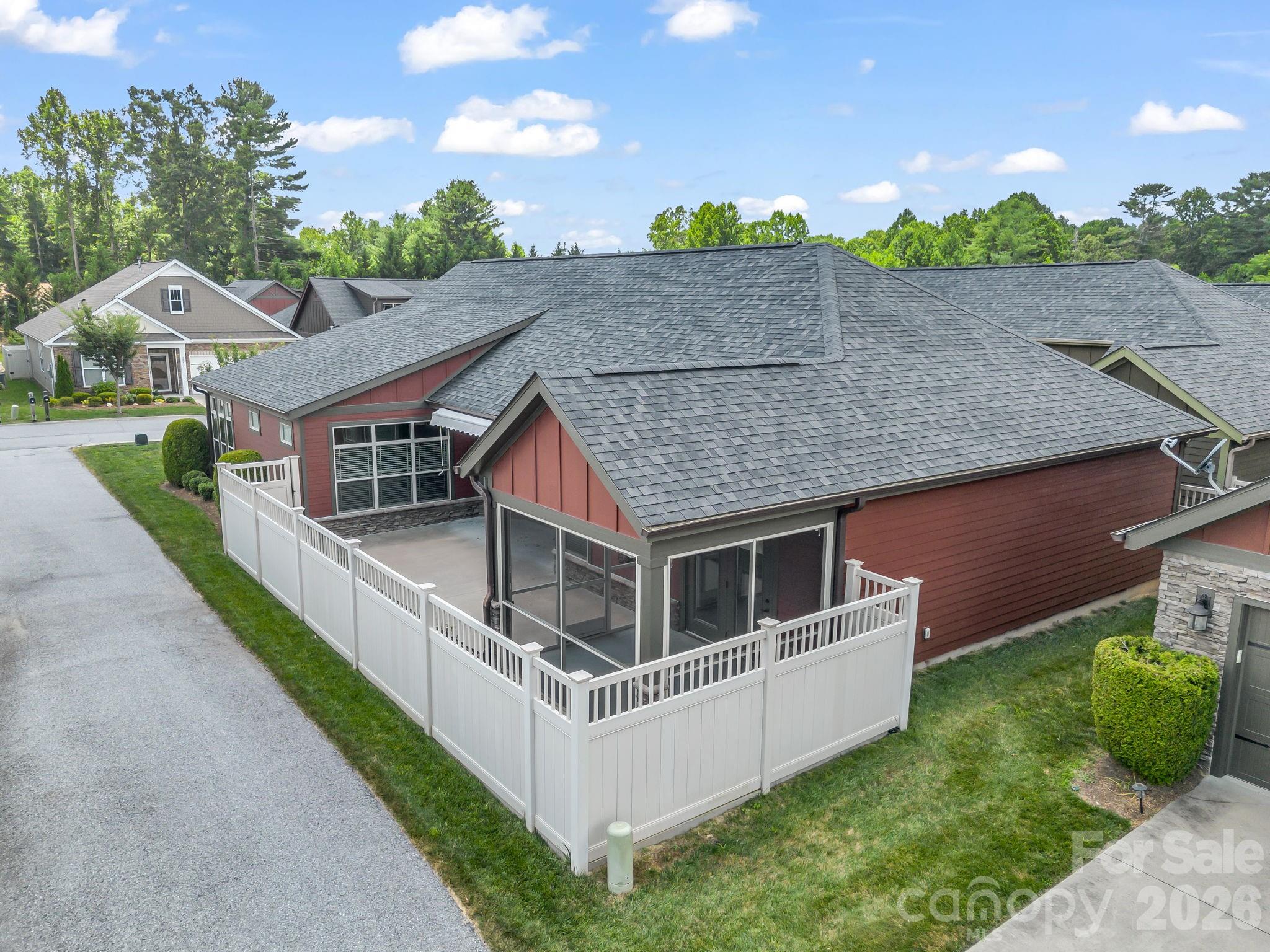 595 Summerfield Place Property Photo 38