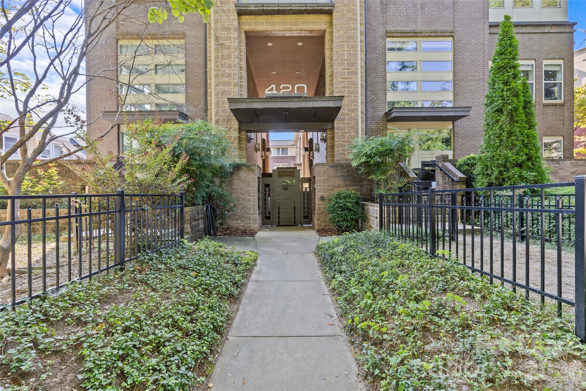 420 Queens Road 7 Property Photo 1