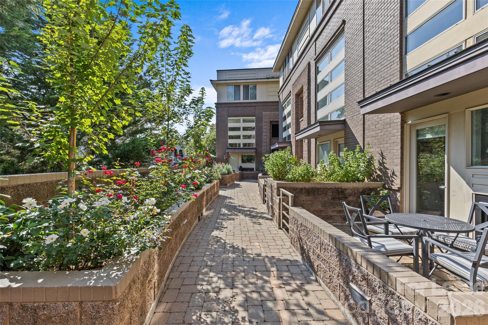 420 Queens Road 7 Property Photo 5