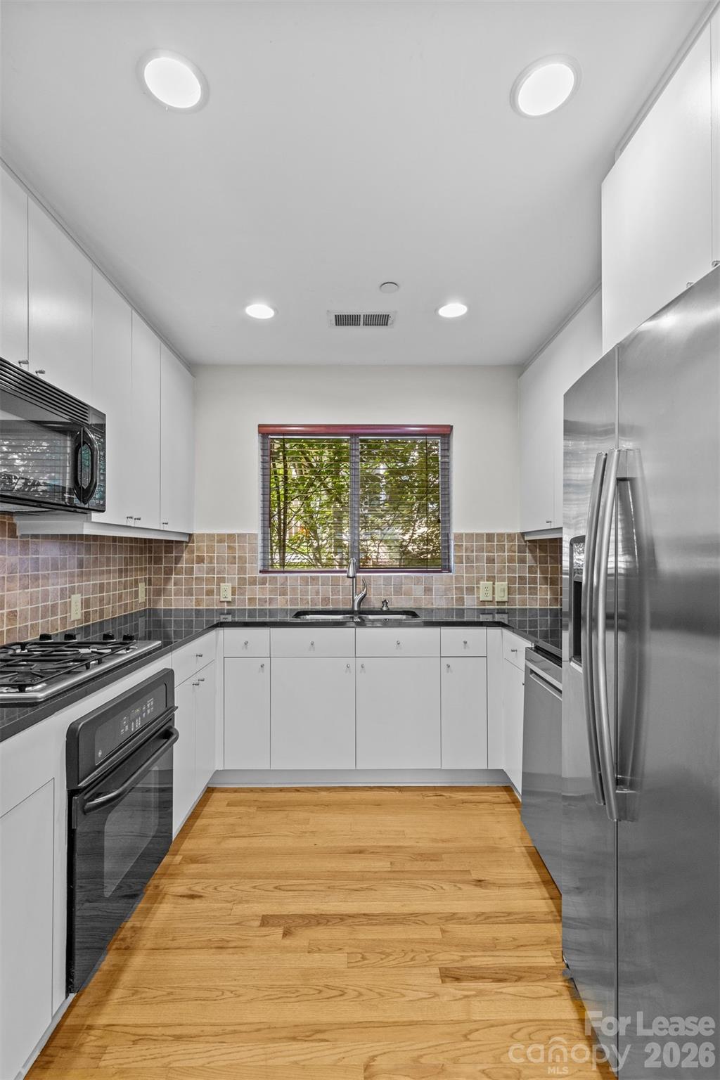 420 Queens Road 7 Property Photo 33