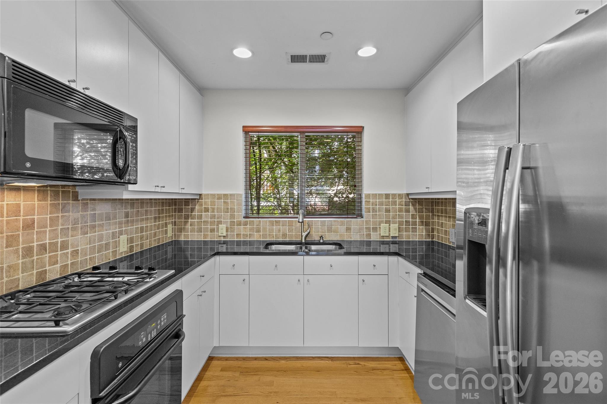 420 Queens Road 7 Property Photo 35