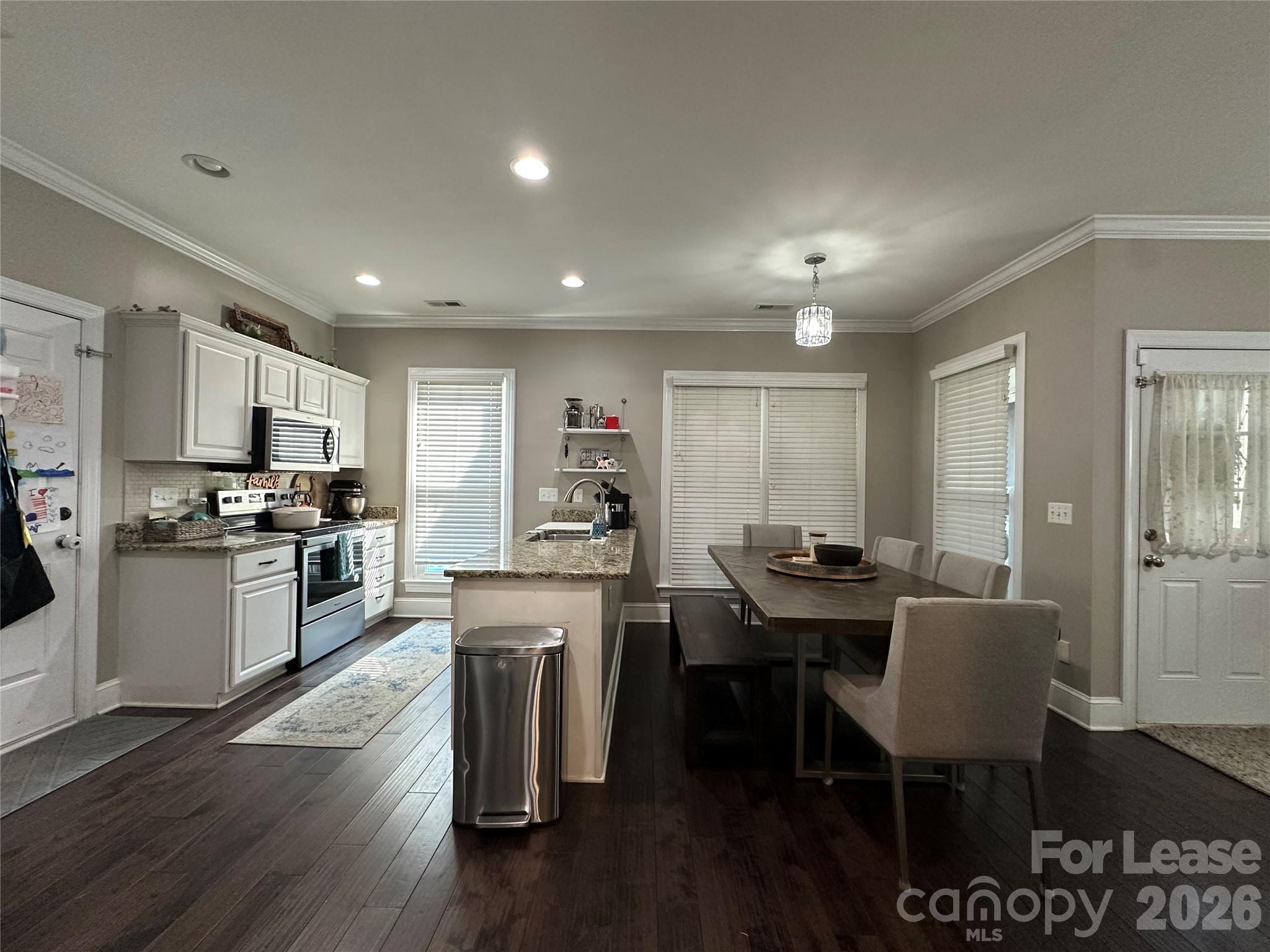 819 Stargard Court Property Photo 9