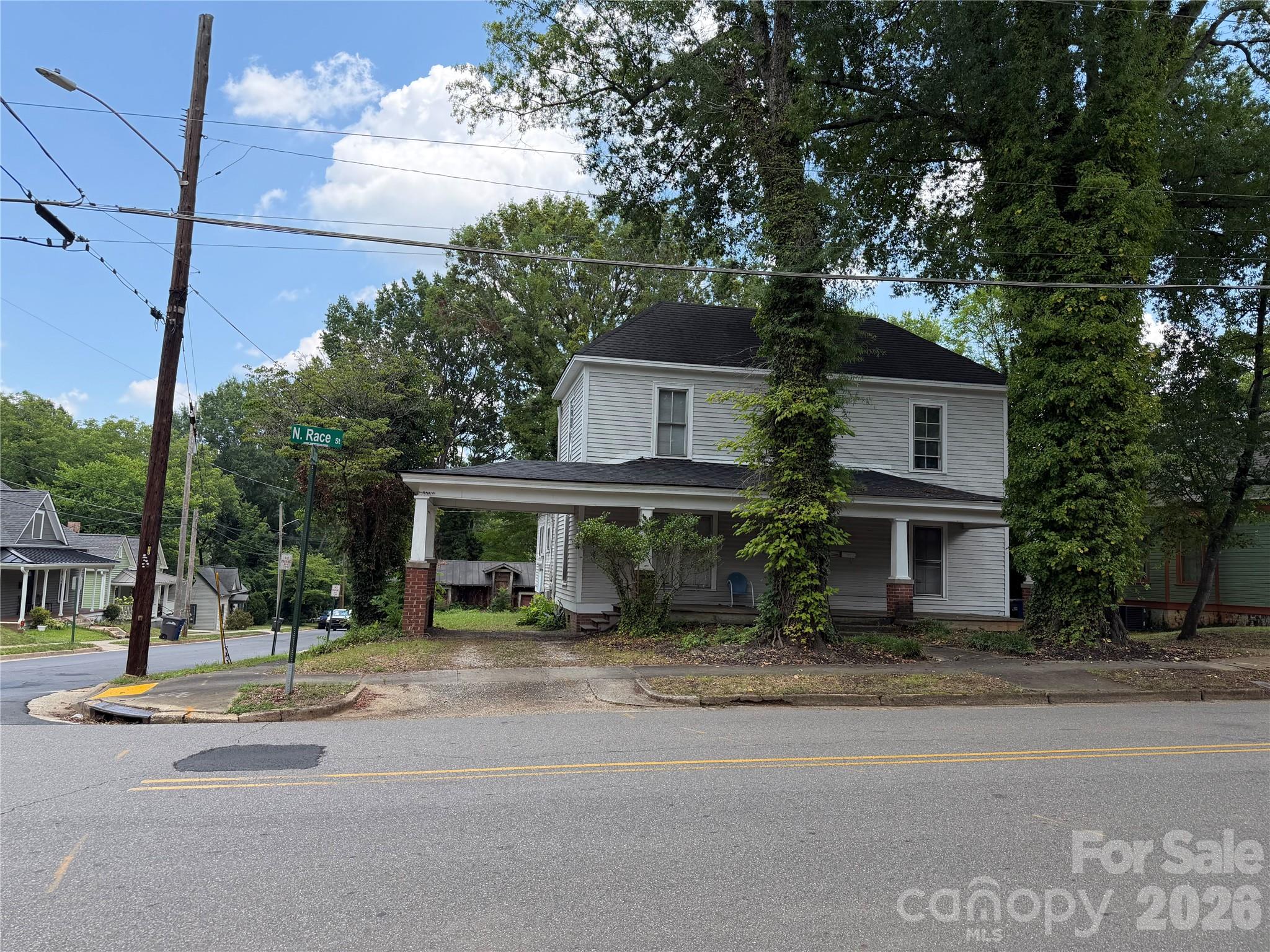 403 S Race Street Property Photo 2