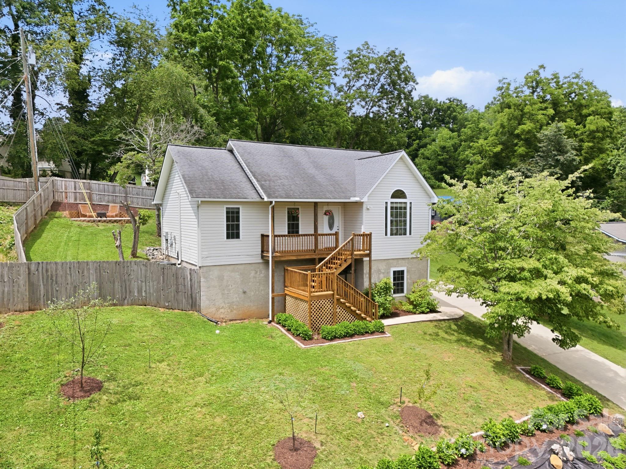320 Meadowbrook Drive Property Photo 1