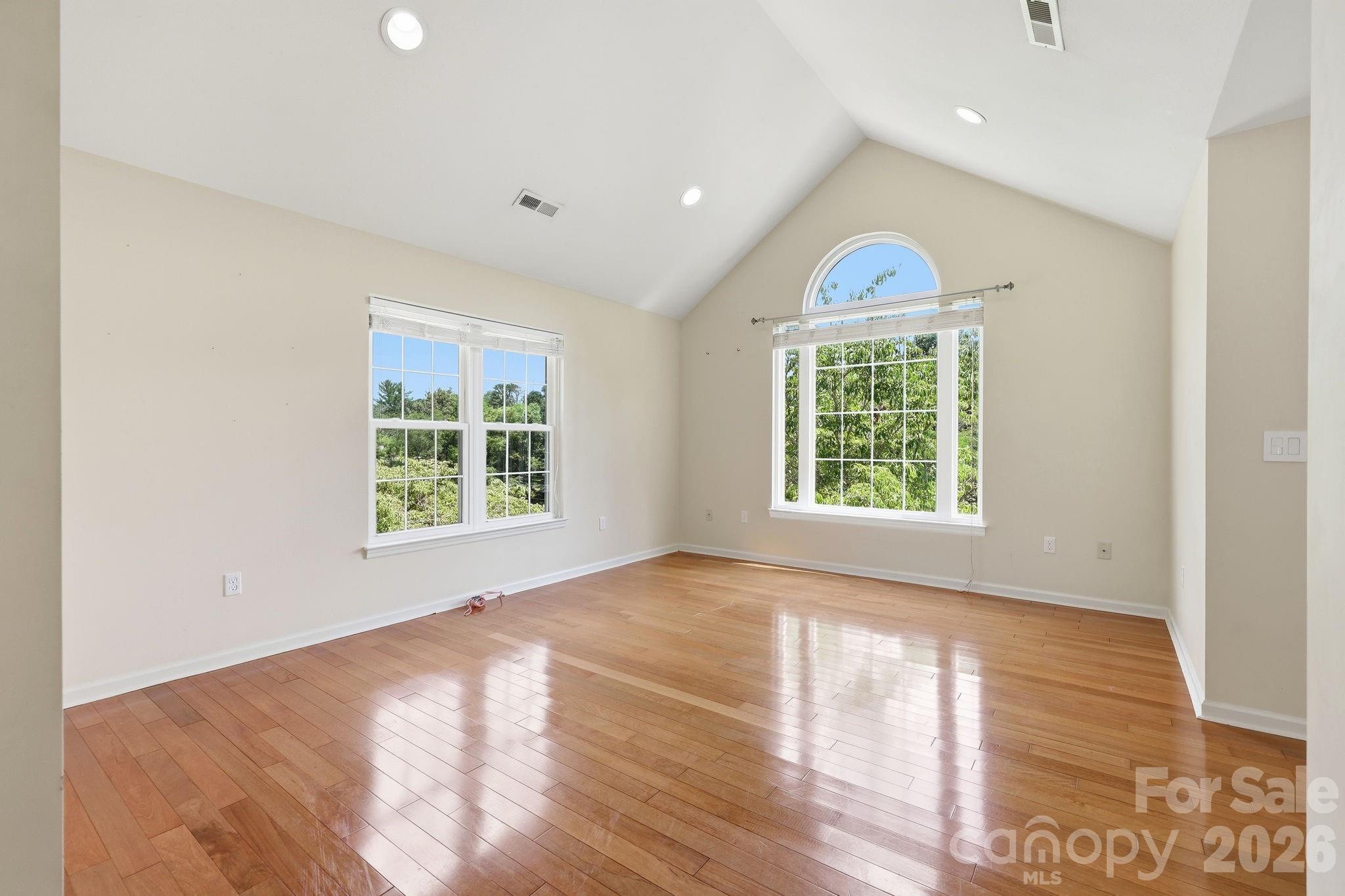 320 Meadowbrook Drive Property Photo 4