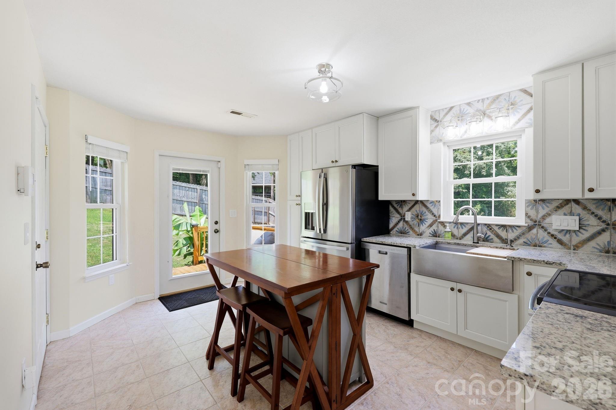 320 Meadowbrook Drive Property Photo 6