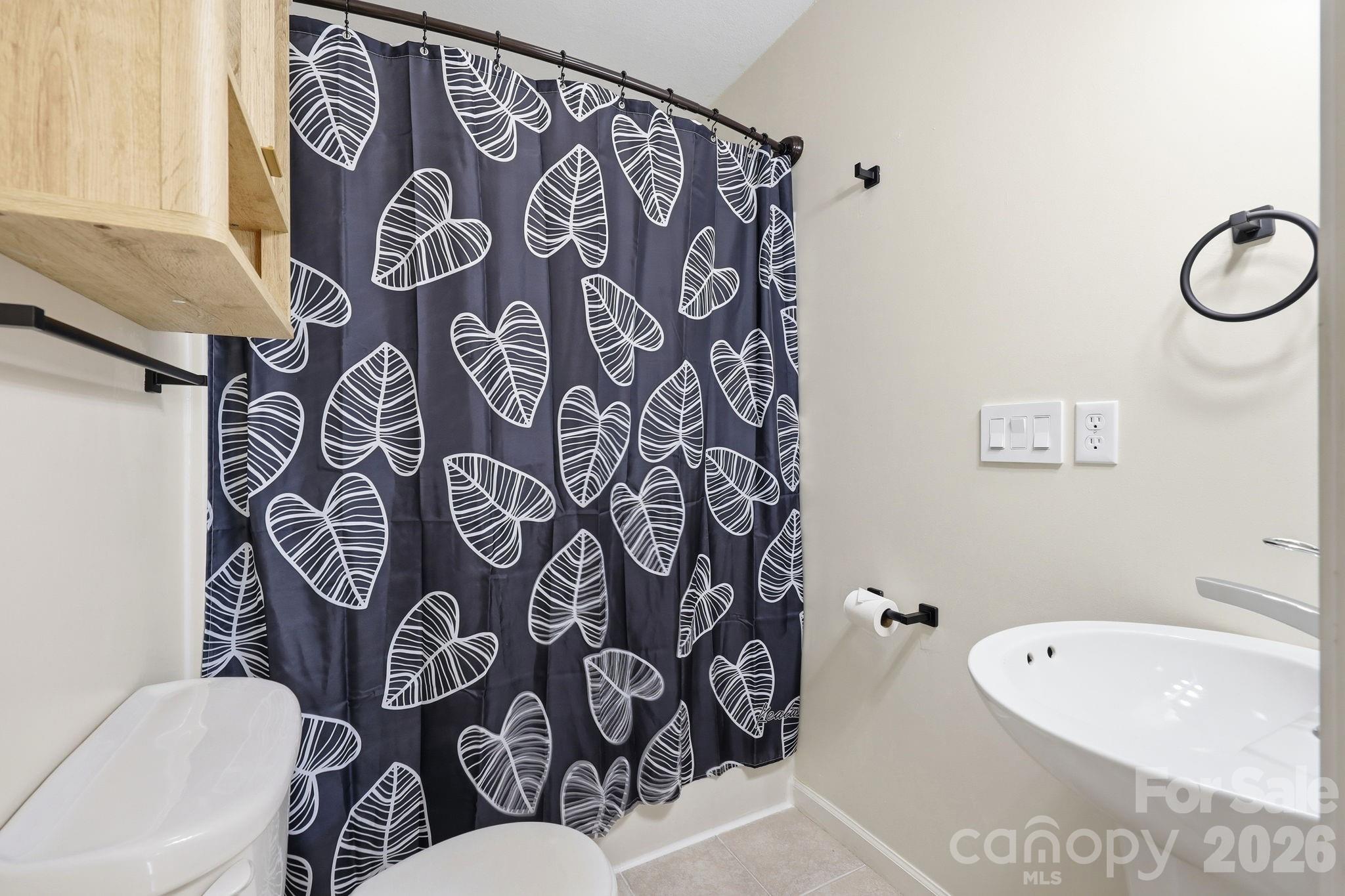 320 Meadowbrook Drive Property Photo 11