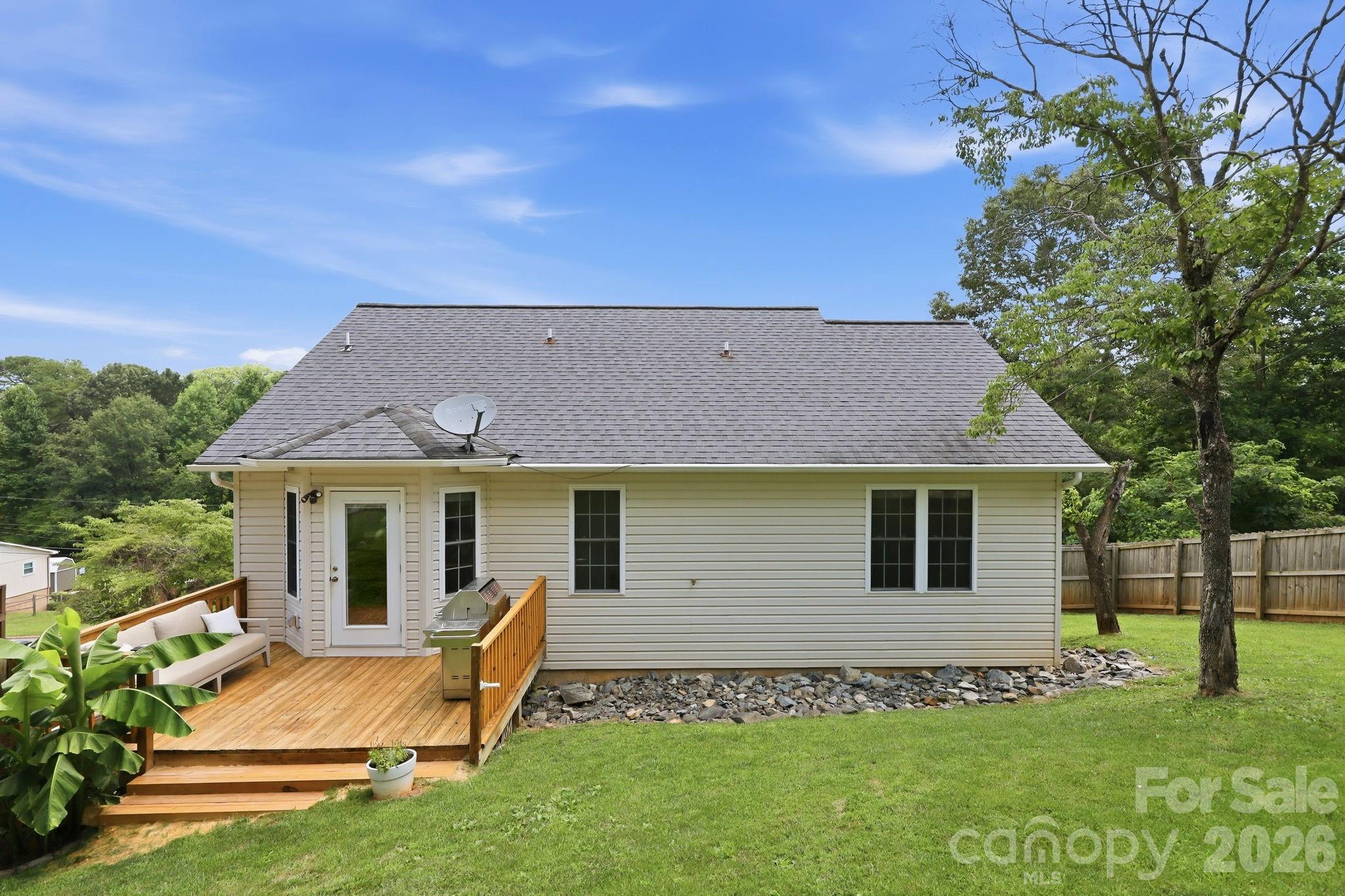 320 Meadowbrook Drive Property Photo 27