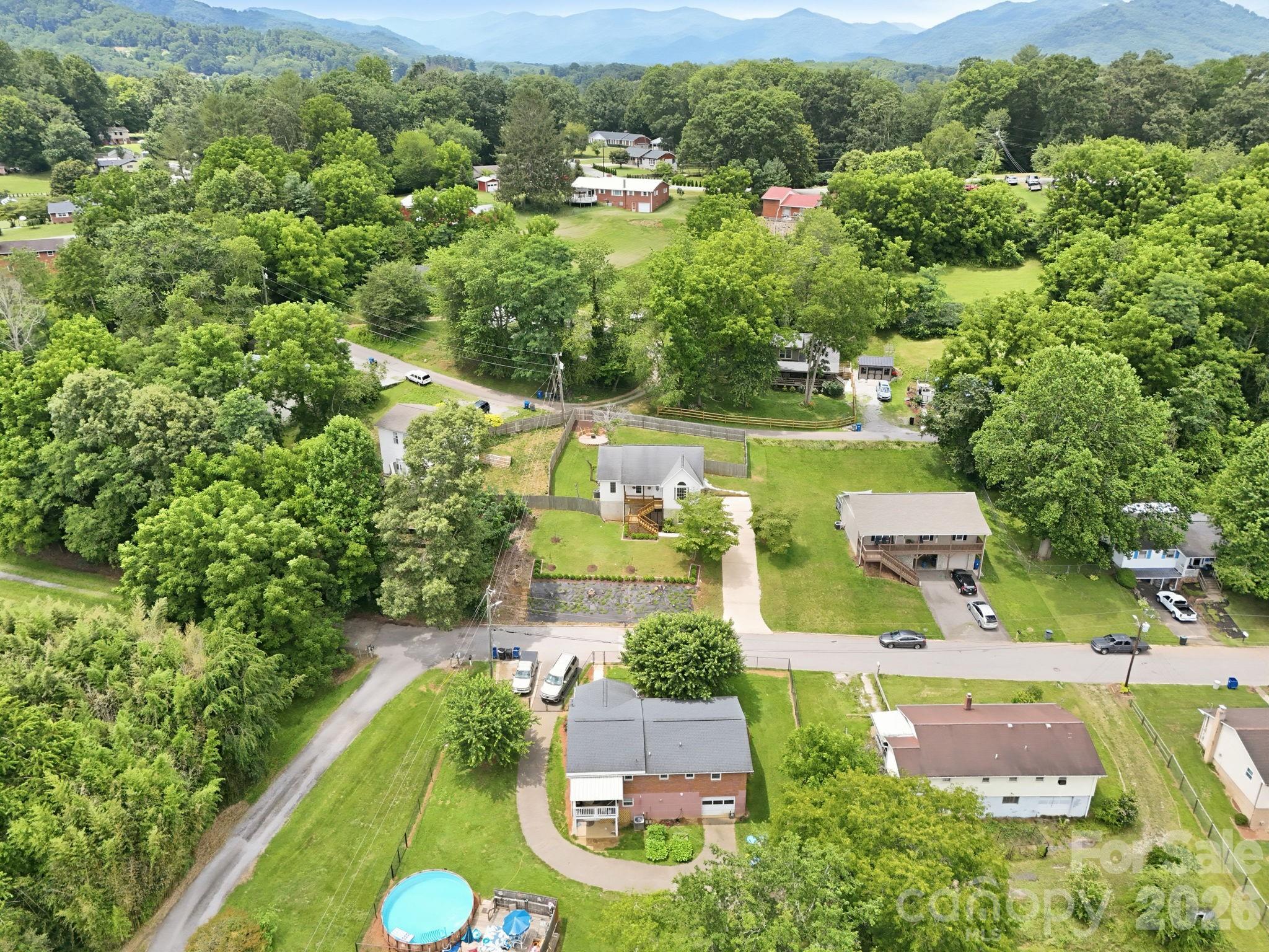 320 Meadowbrook Drive Property Photo 31