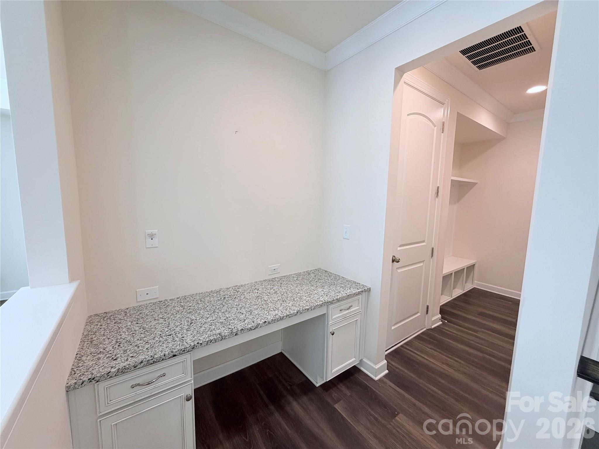 5070 Watersail Way Property Photo 19