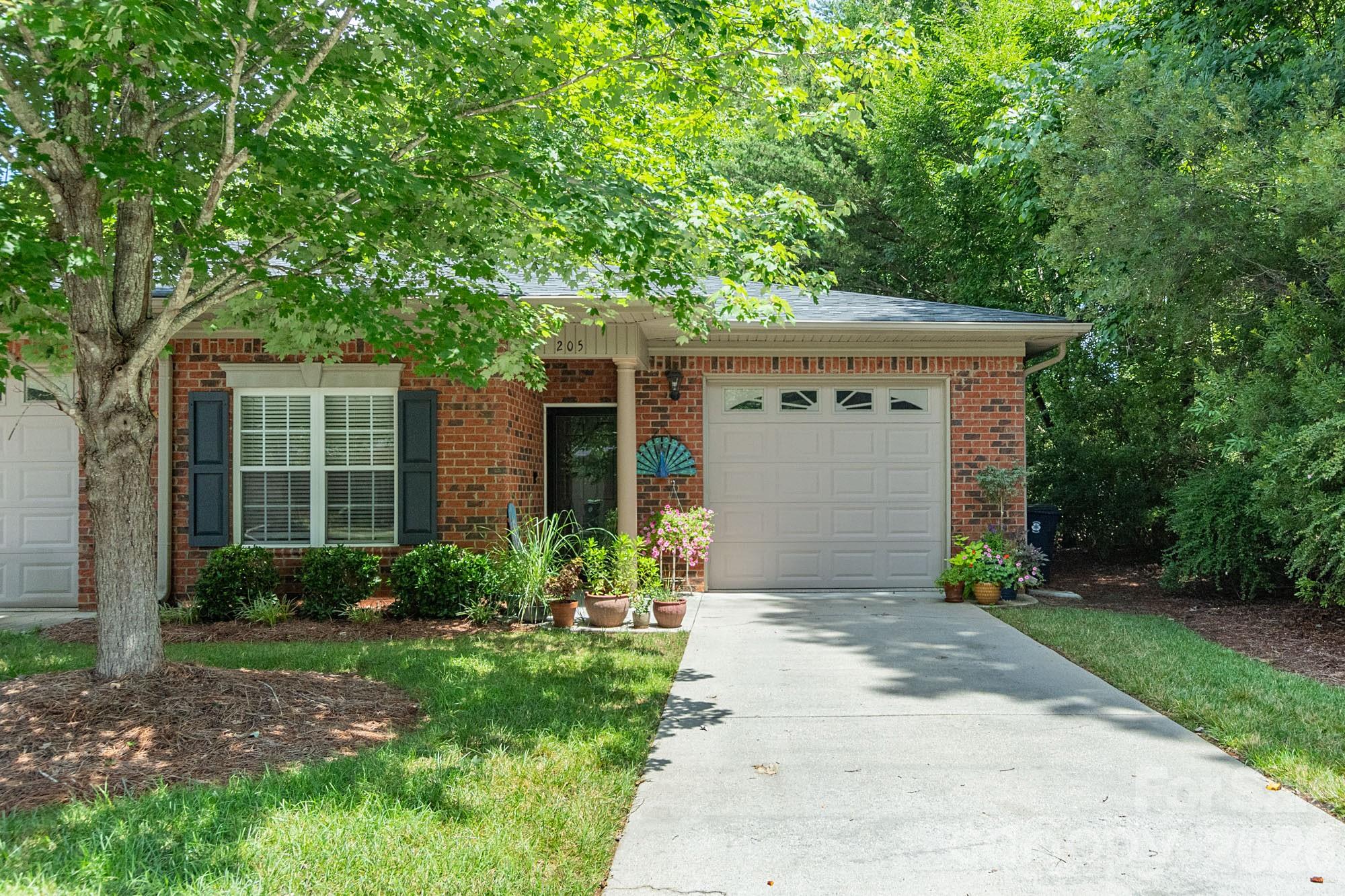 205 Chickadee Drive Property Photo 1