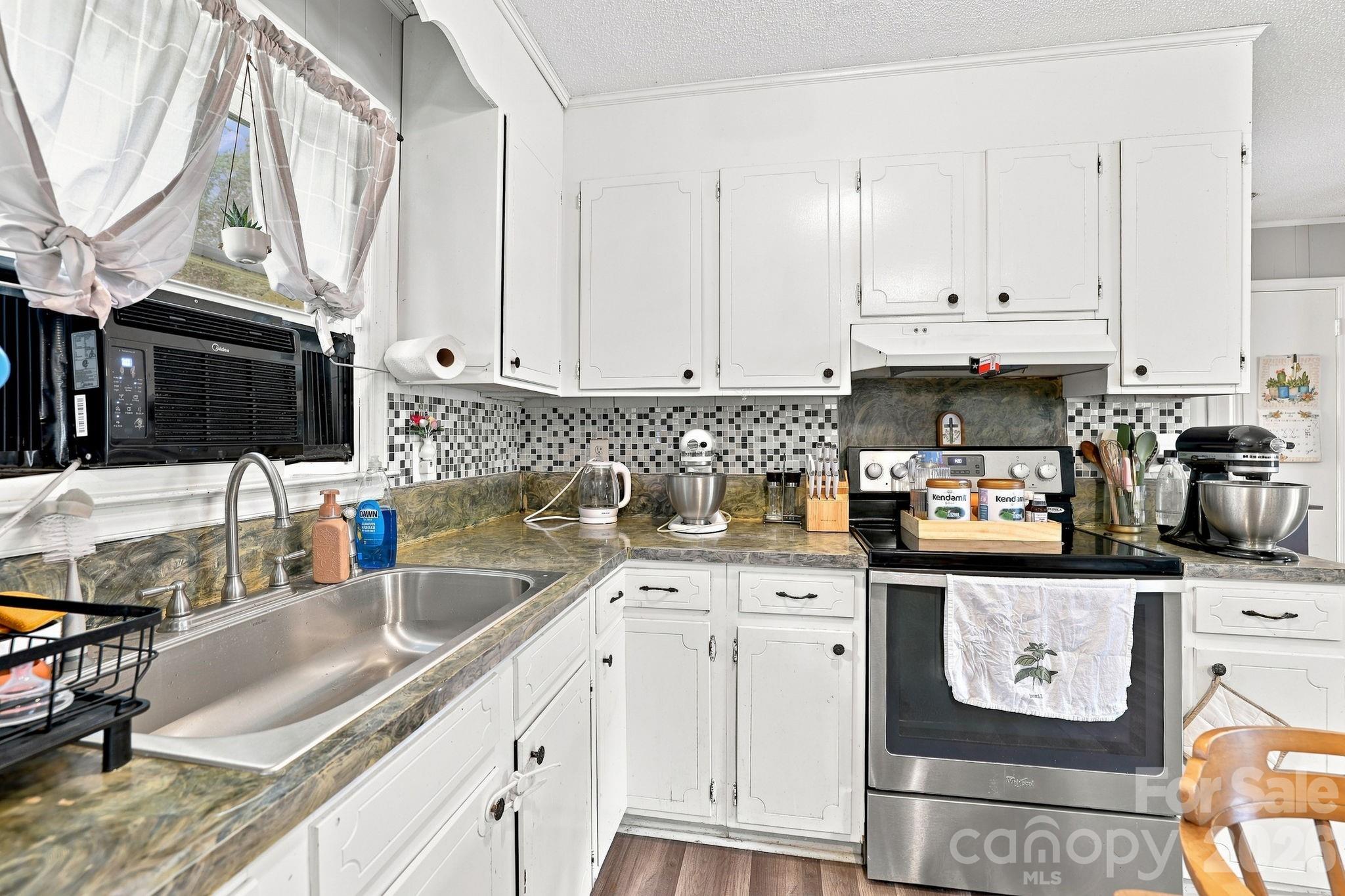 4204 Homeplace Drive Property Photo 9