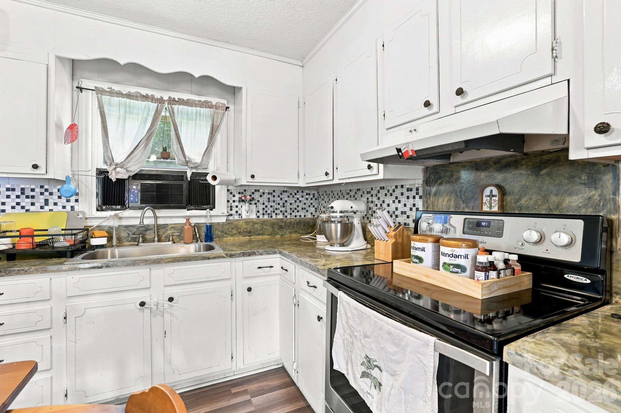 4204 Homeplace Drive Property Photo 10