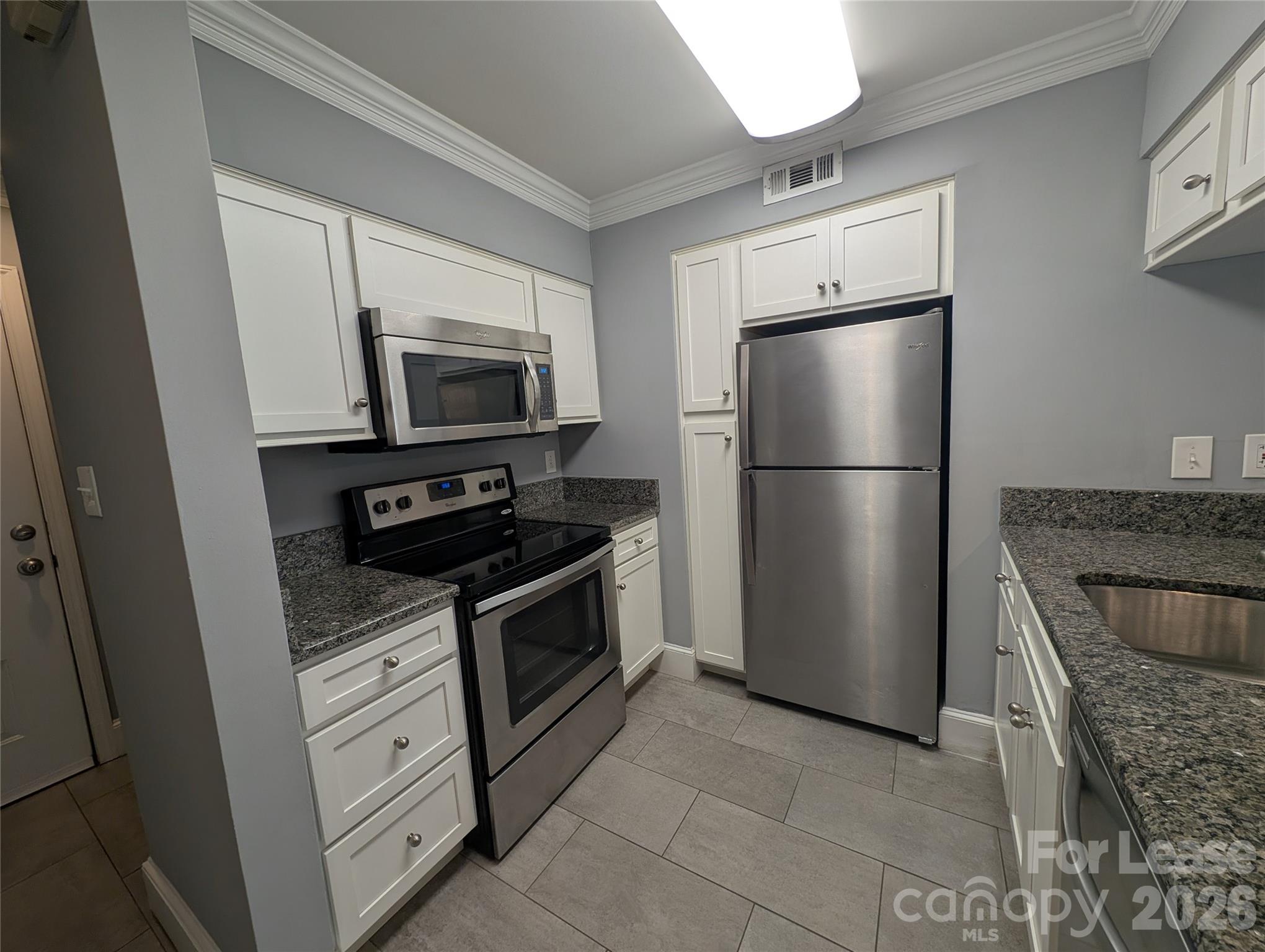 306 S Cedar Street 6 Property Photo 3