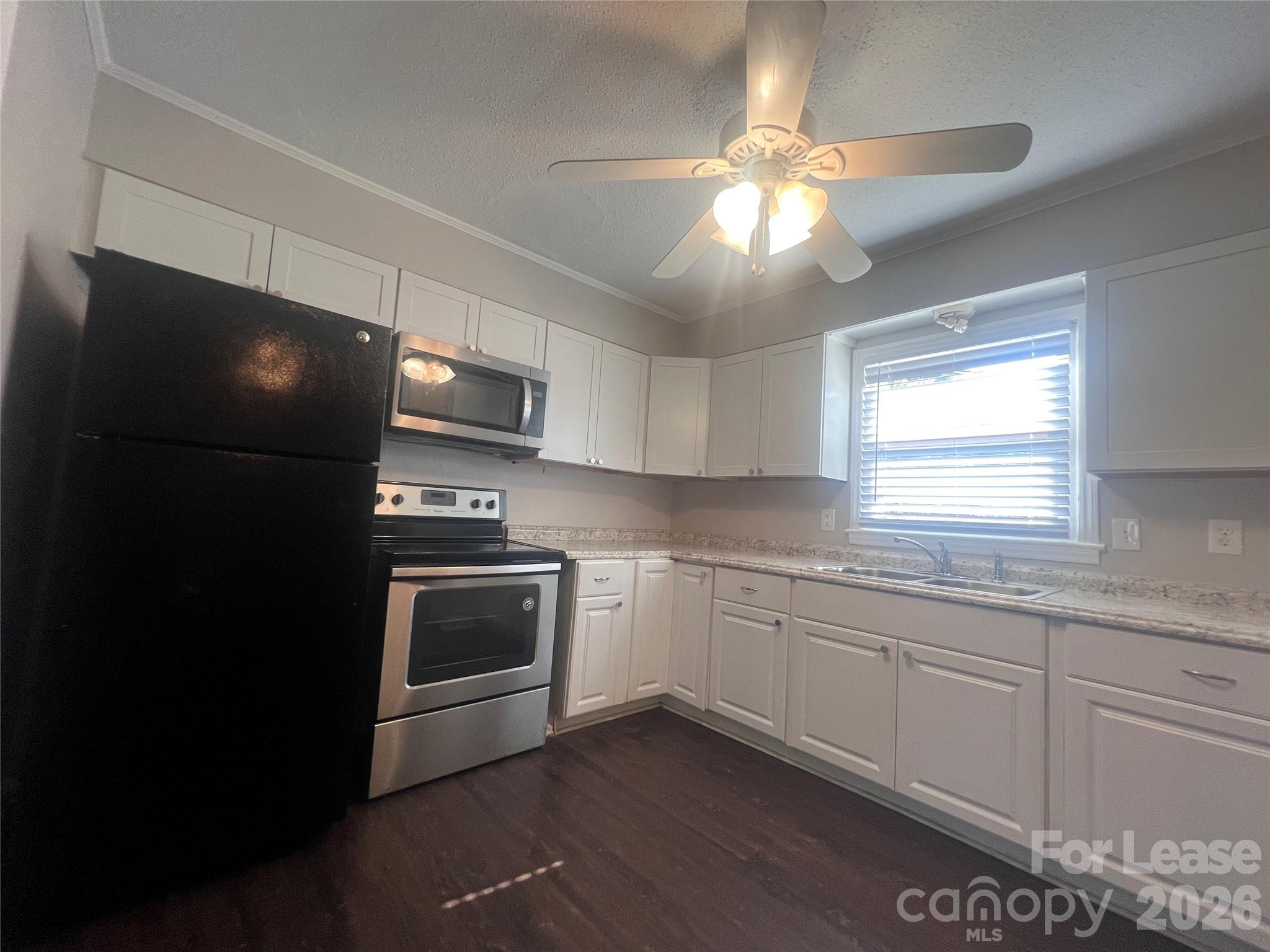3605 Somerset Drive Property Photo 5