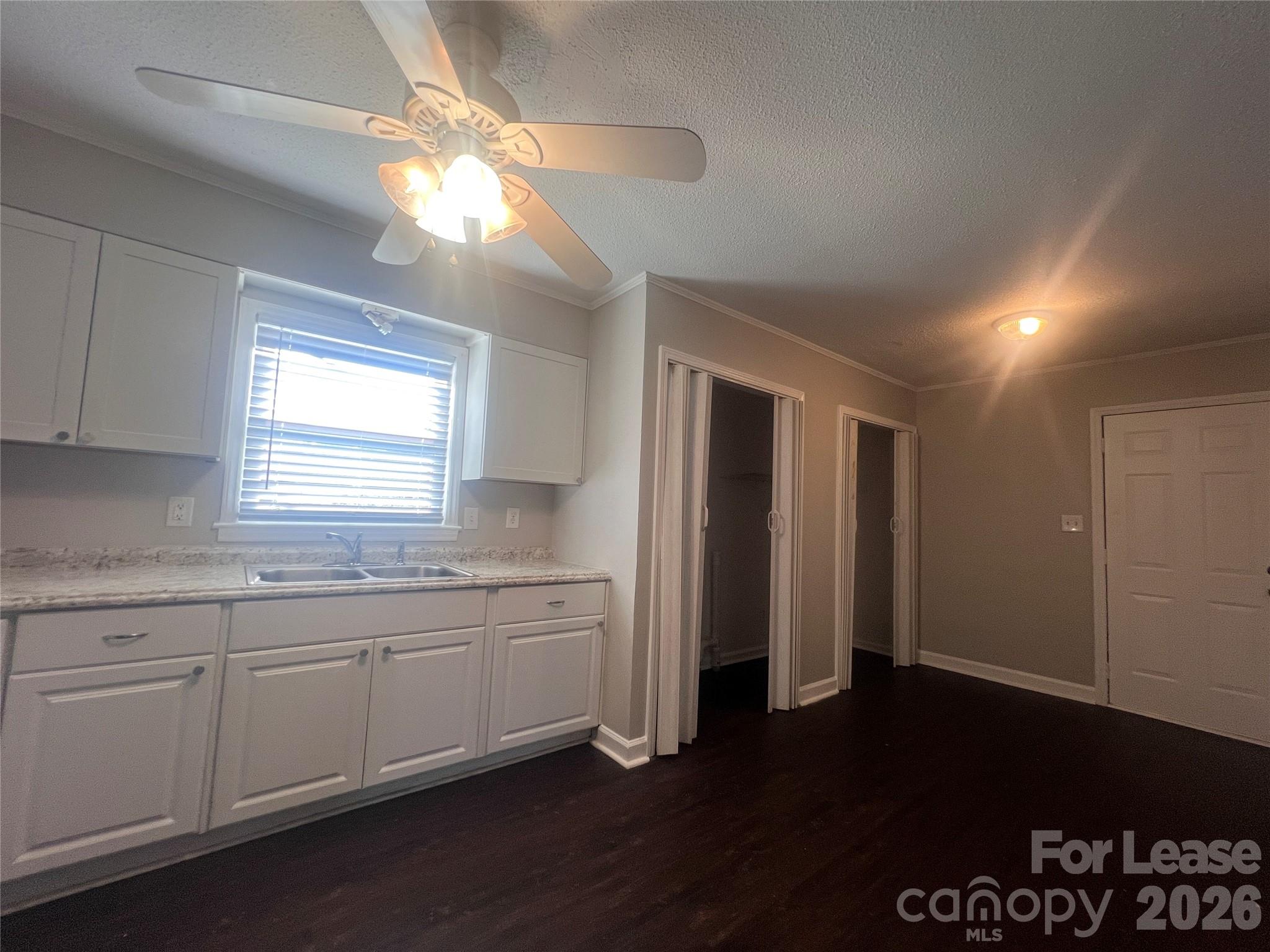 3605 Somerset Drive Property Photo 6