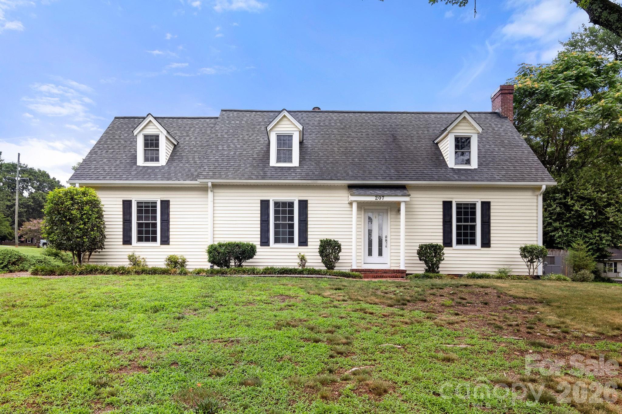 207 Edgemont Drive Property Photo 1