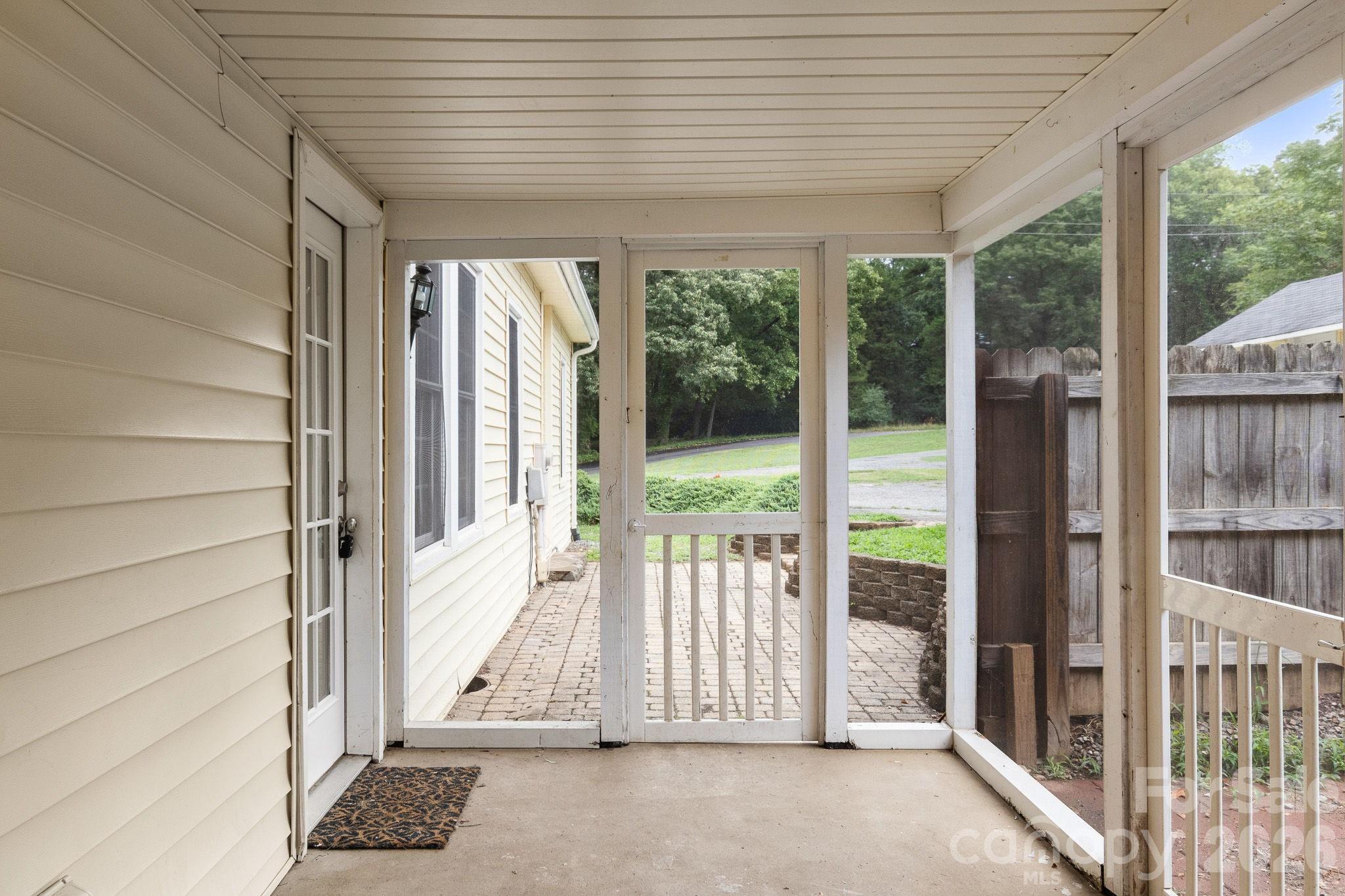 207 Edgemont Drive Property Photo 9