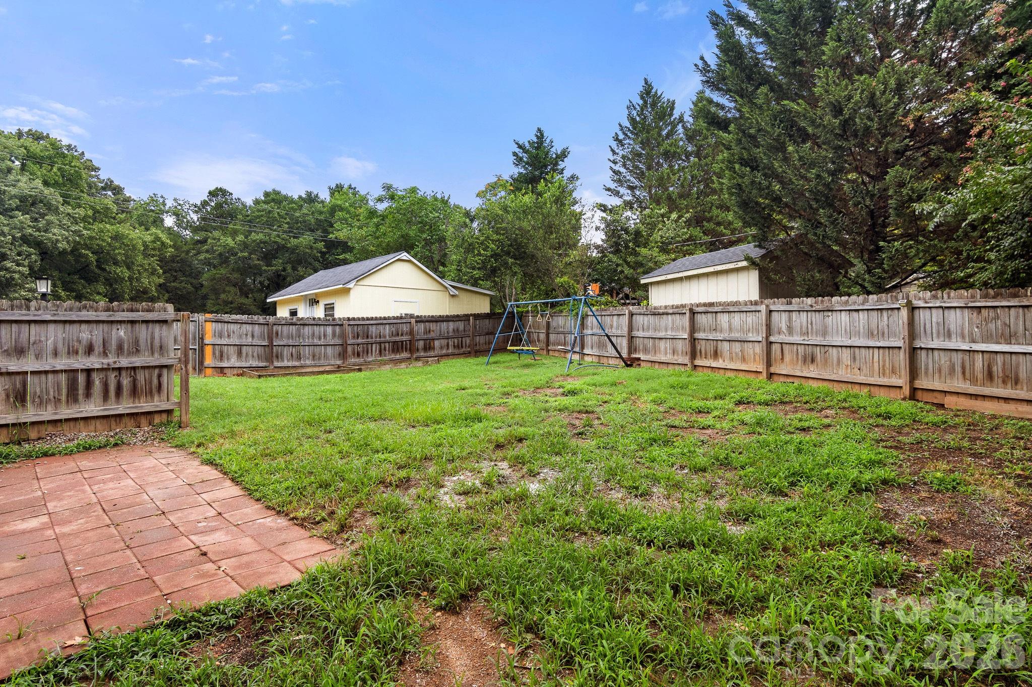 207 Edgemont Drive Property Photo 10