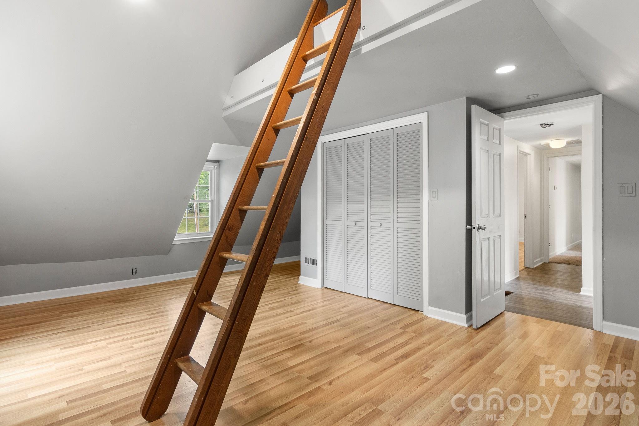 207 Edgemont Drive Property Photo 33