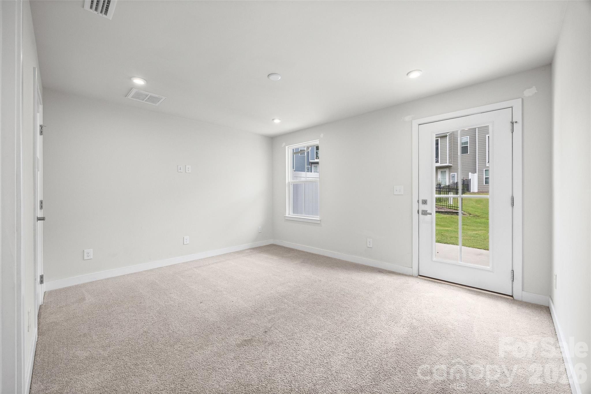 928 Portrush Lane Property Photo 4