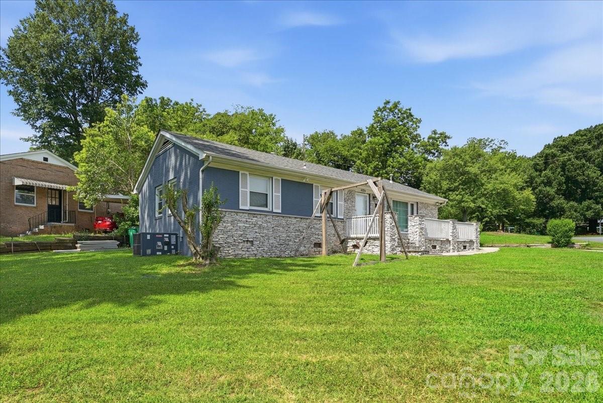 4324 Hidden Valley Road Property Photo 2