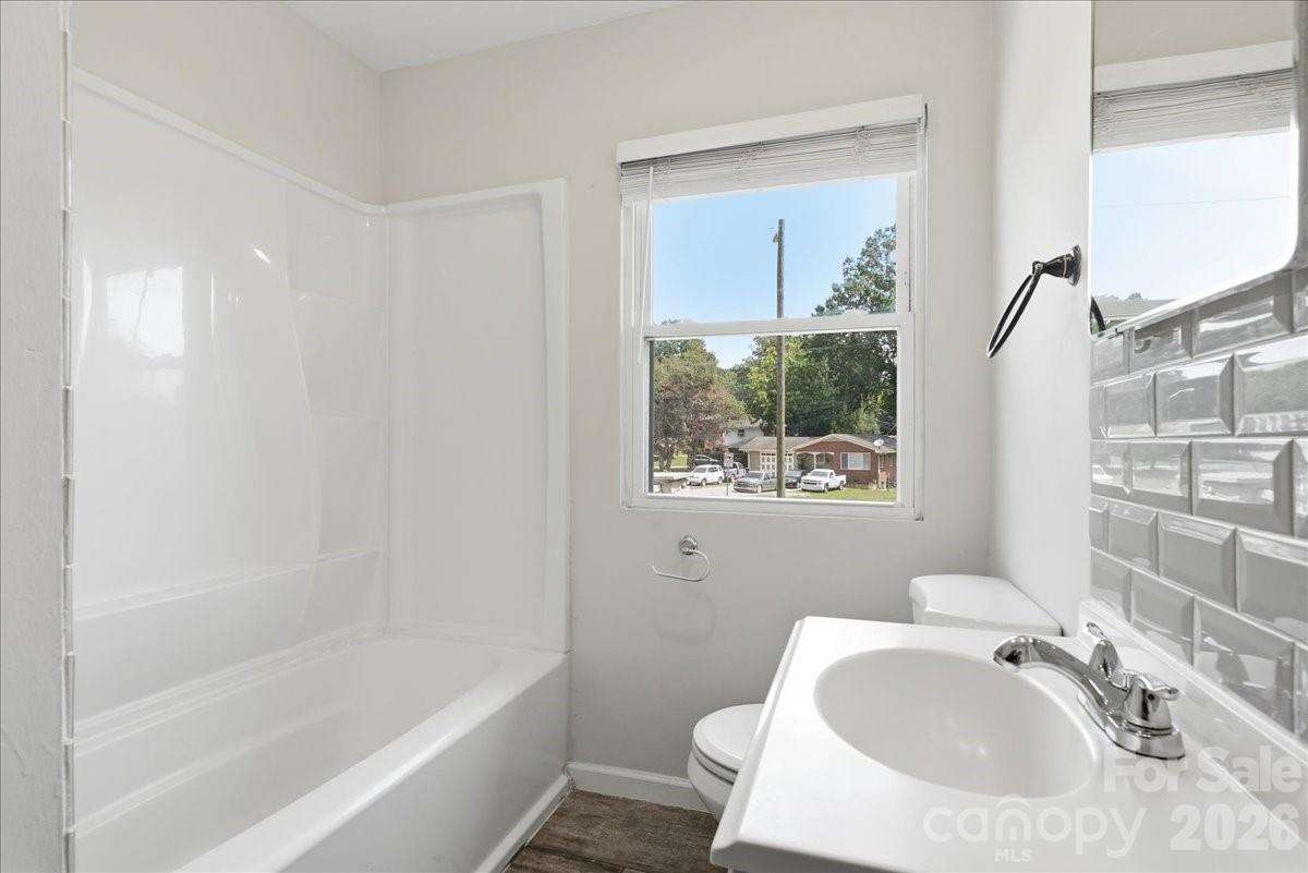 4324 Hidden Valley Road Property Photo 16