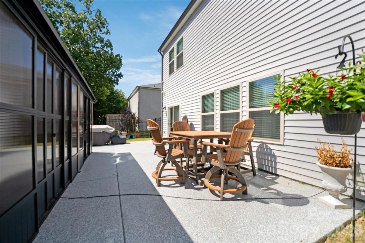 11140 Comiskey Lane Property Photo 37