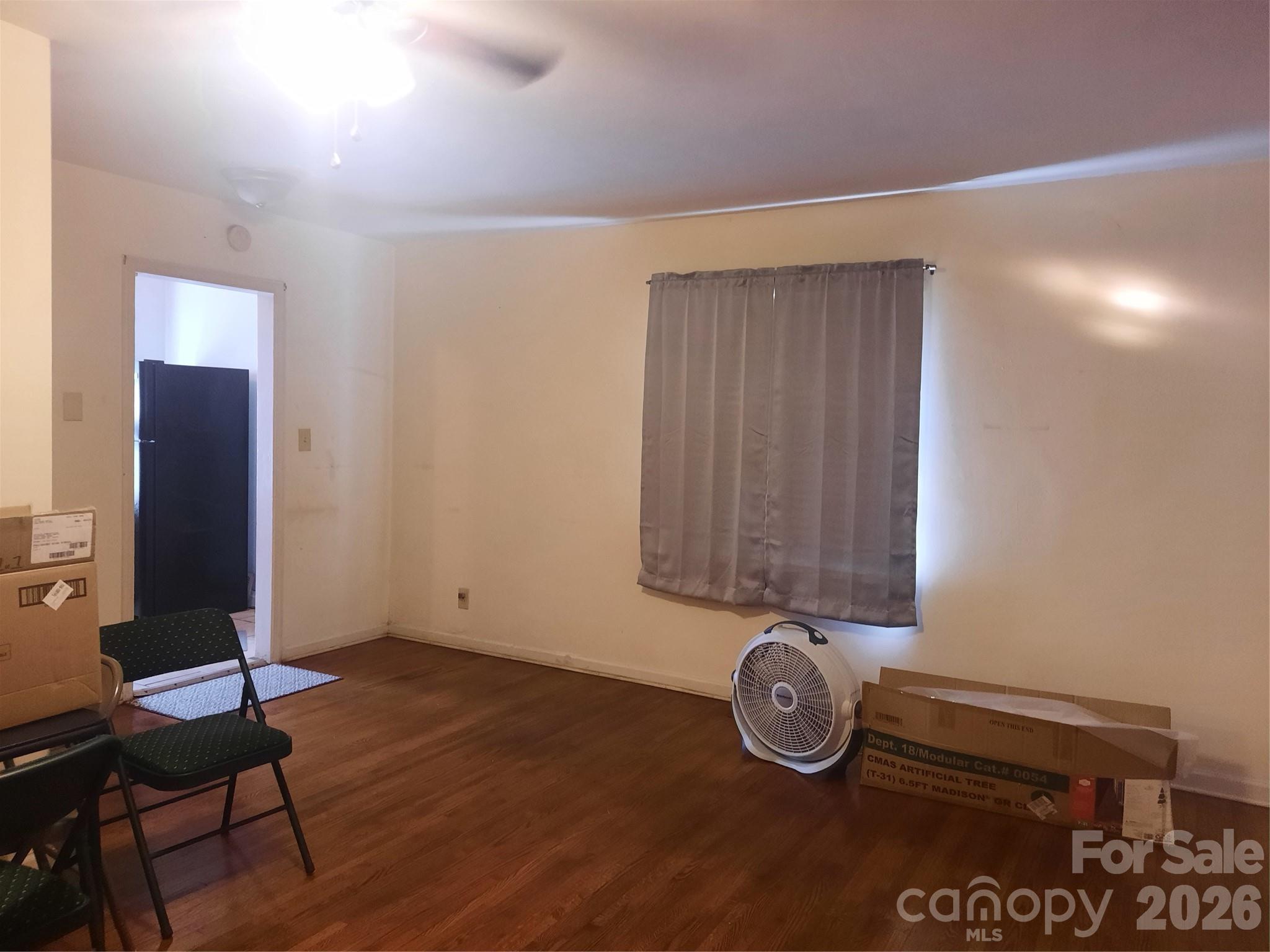 534 W 28th Street Property Photo 4